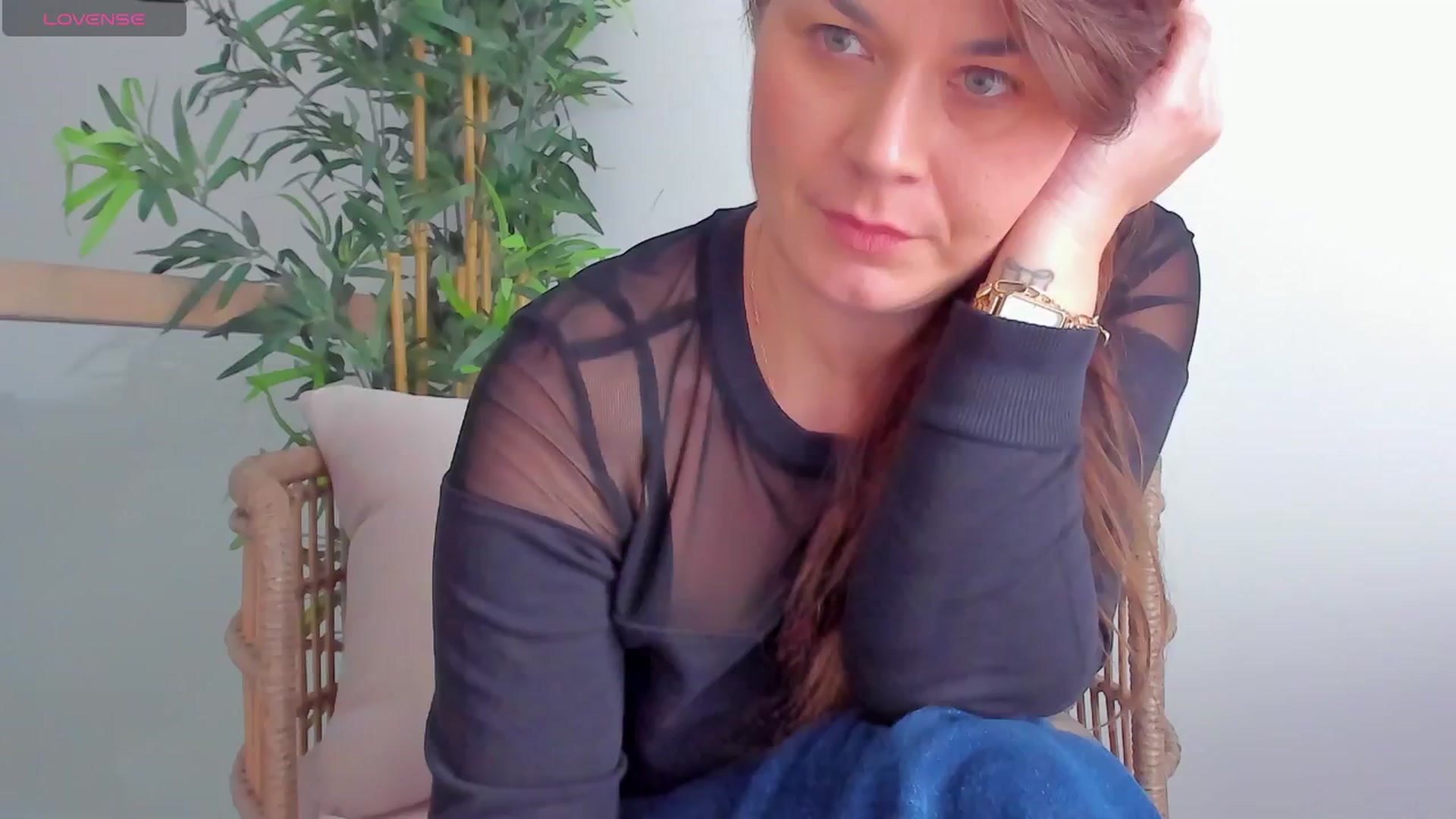 Gallery image thumbnail from SuaveGia's myfreecams stream on, 04/14/2025, 08:41 image 17 of 20