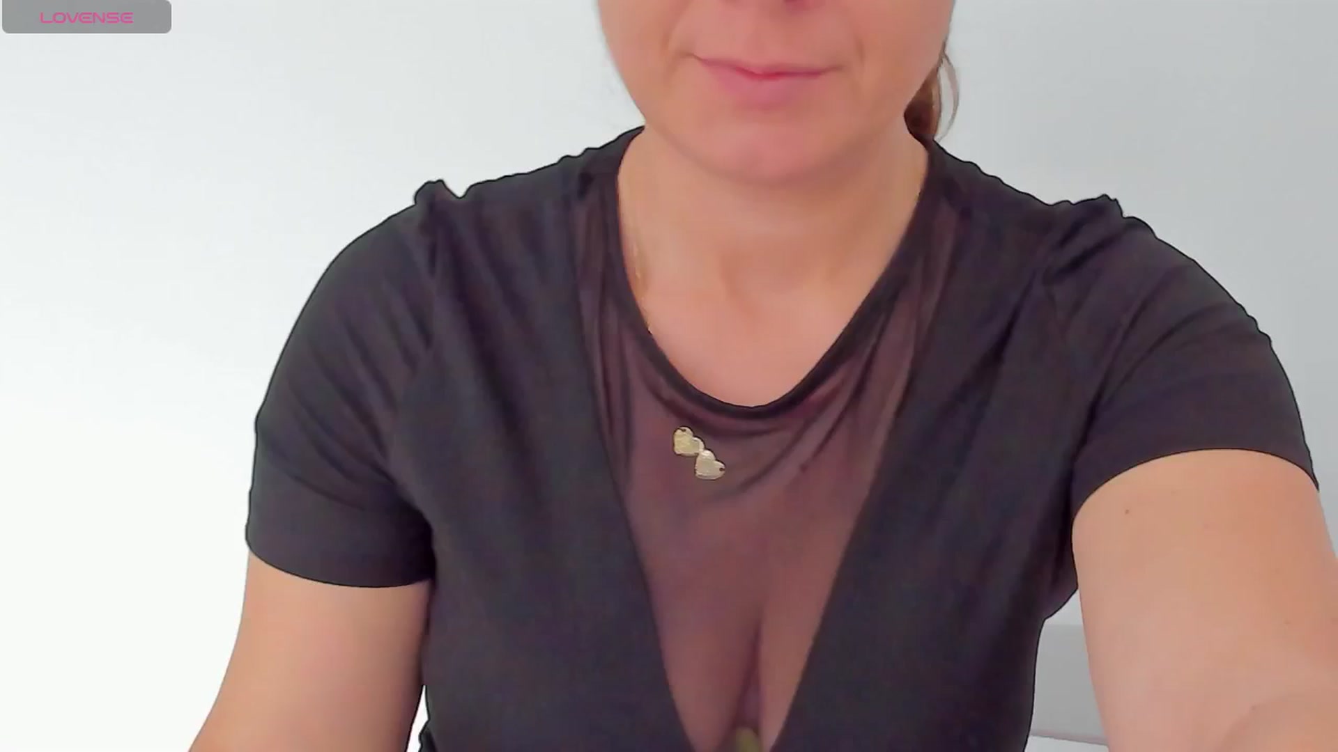 Gallery image thumbnail from SuaveGia's myfreecams stream on, 04/17/2025, 07:14 image 3 of 20