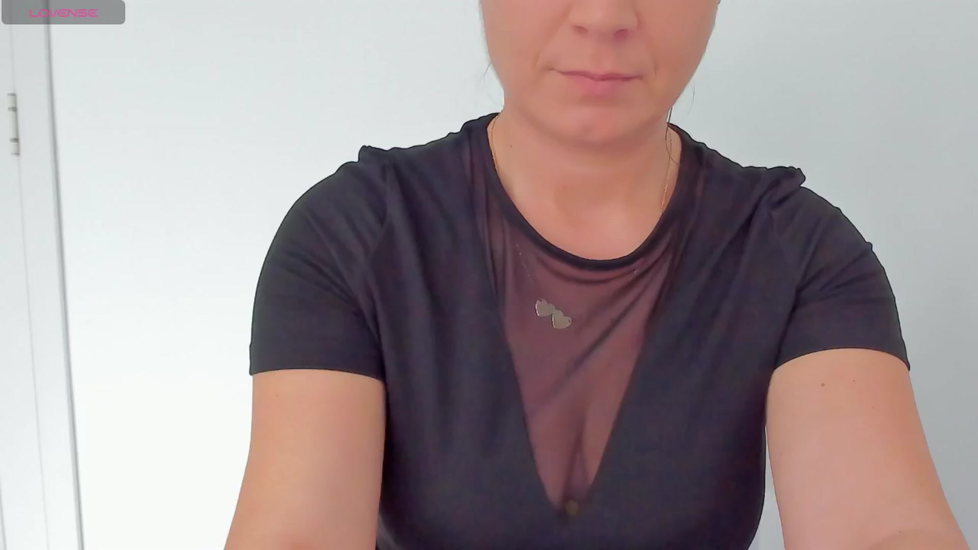 Gallery image thumbnail from SuaveGia's myfreecams stream on, 04/17/2025, 08:40 image 4 of 20