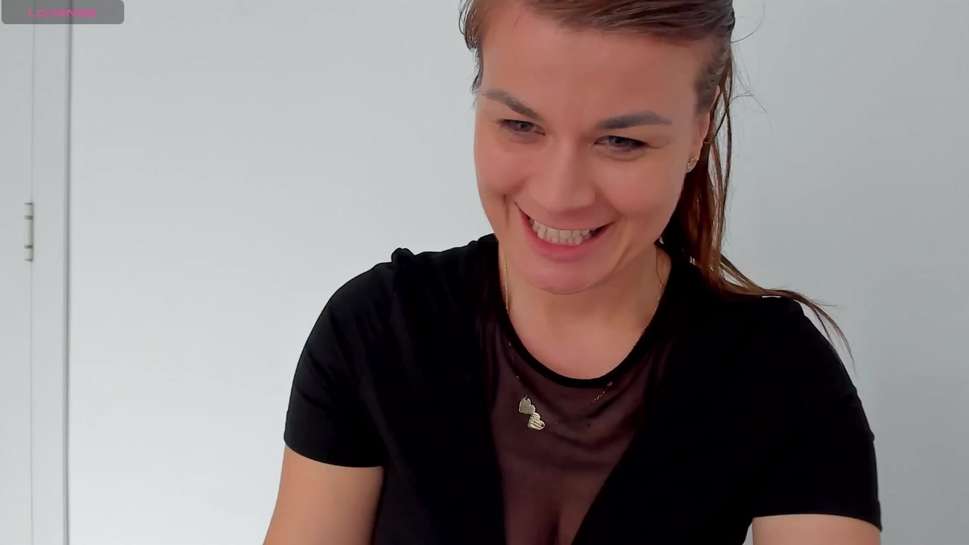 Gallery image thumbnail from SuaveGia's myfreecams stream on, 04/17/2025, 08:40 image 2 of 20