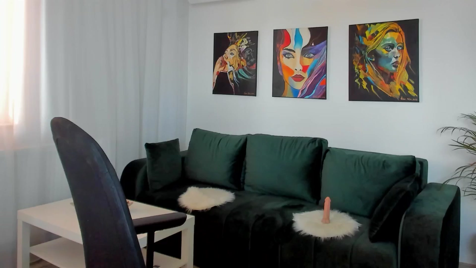 Gallery image thumbnail from SuaveGia's myfreecams stream on, 05/02/2025, 08:35 image 18 of 20