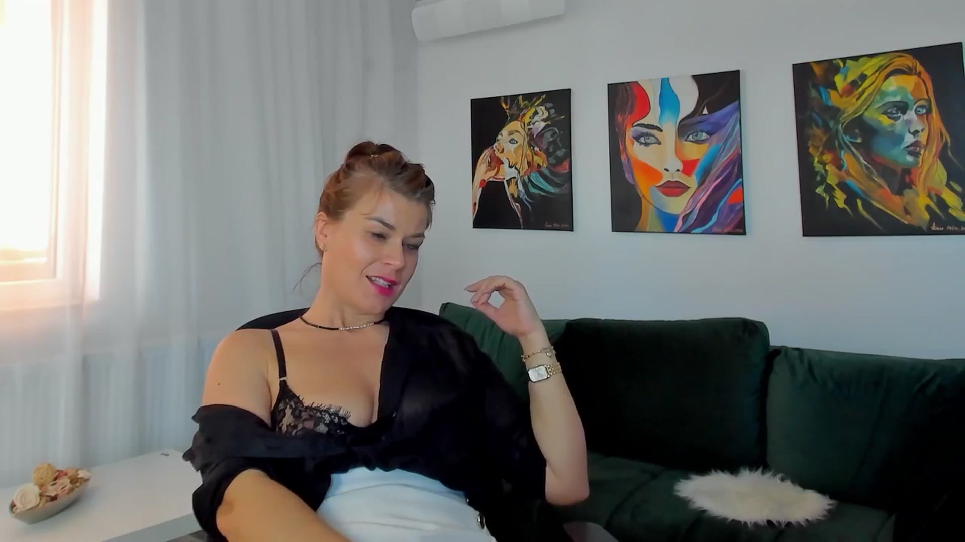 Gallery image thumbnail from SuaveGia's myfreecams stream on, 05/07/2025, 08:10 image 16 of 20