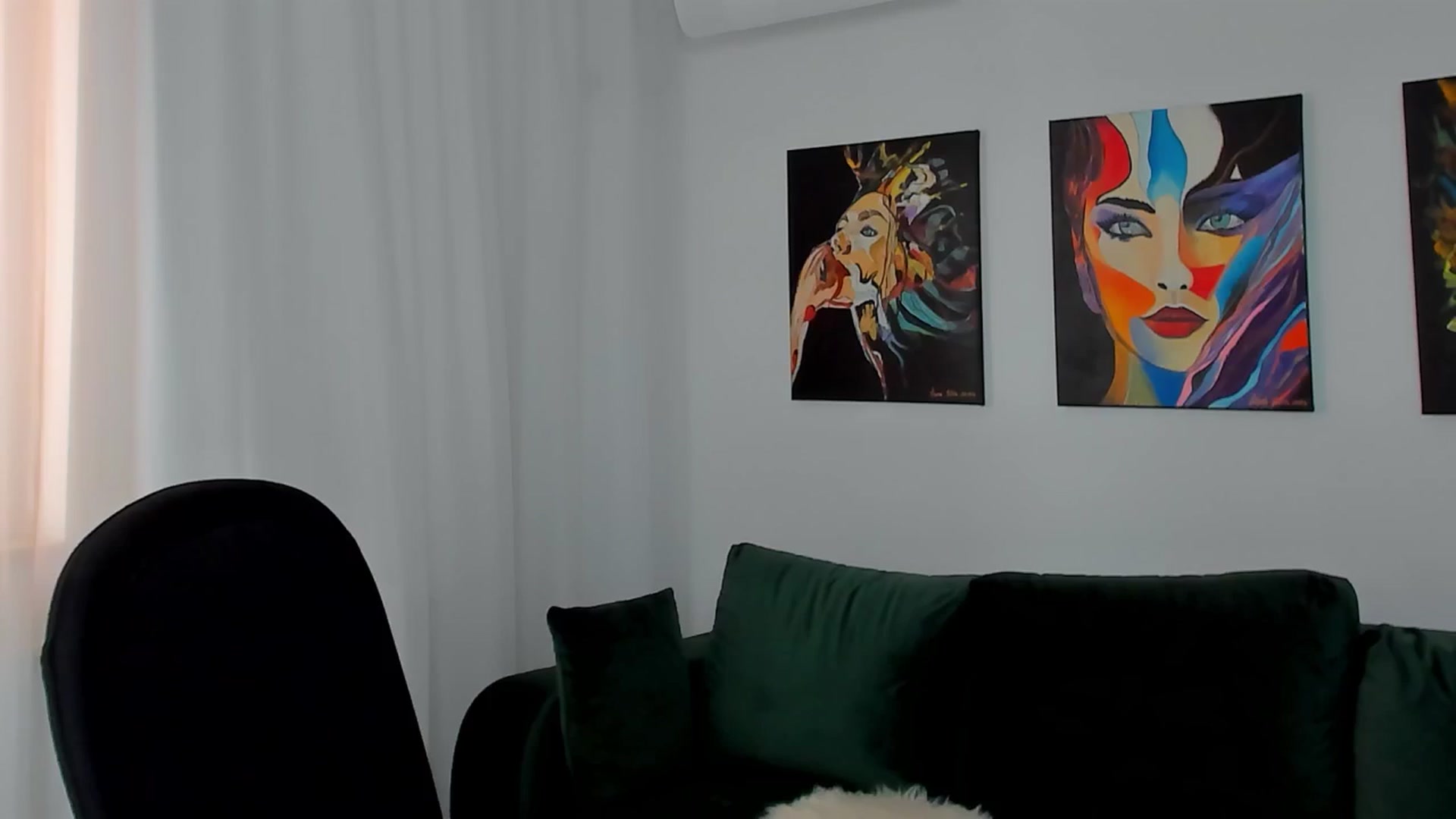 Gallery image thumbnail from SuaveGia's myfreecams stream on, 05/07/2025, 08:10 image 1 of 20