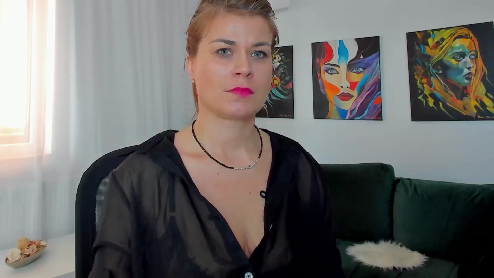 Gallery image thumbnail from SuaveGia's myfreecams stream on, 05/07/2025, 08:10 image 8 of 20