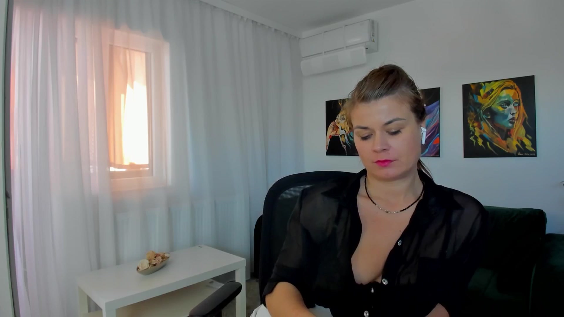 Gallery image thumbnail from SuaveGia's myfreecams stream on, 05/07/2025, 09:15 image 8 of 20