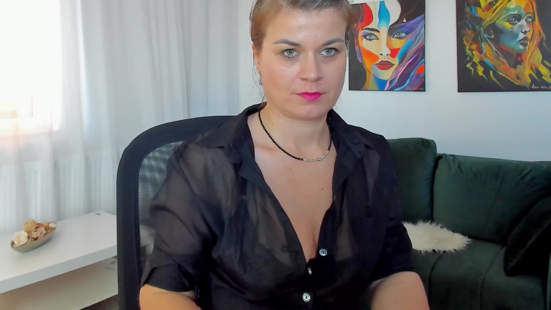 Gallery image thumbnail from SuaveGia's myfreecams stream on, 05/07/2025, 09:15 image 12 of 20