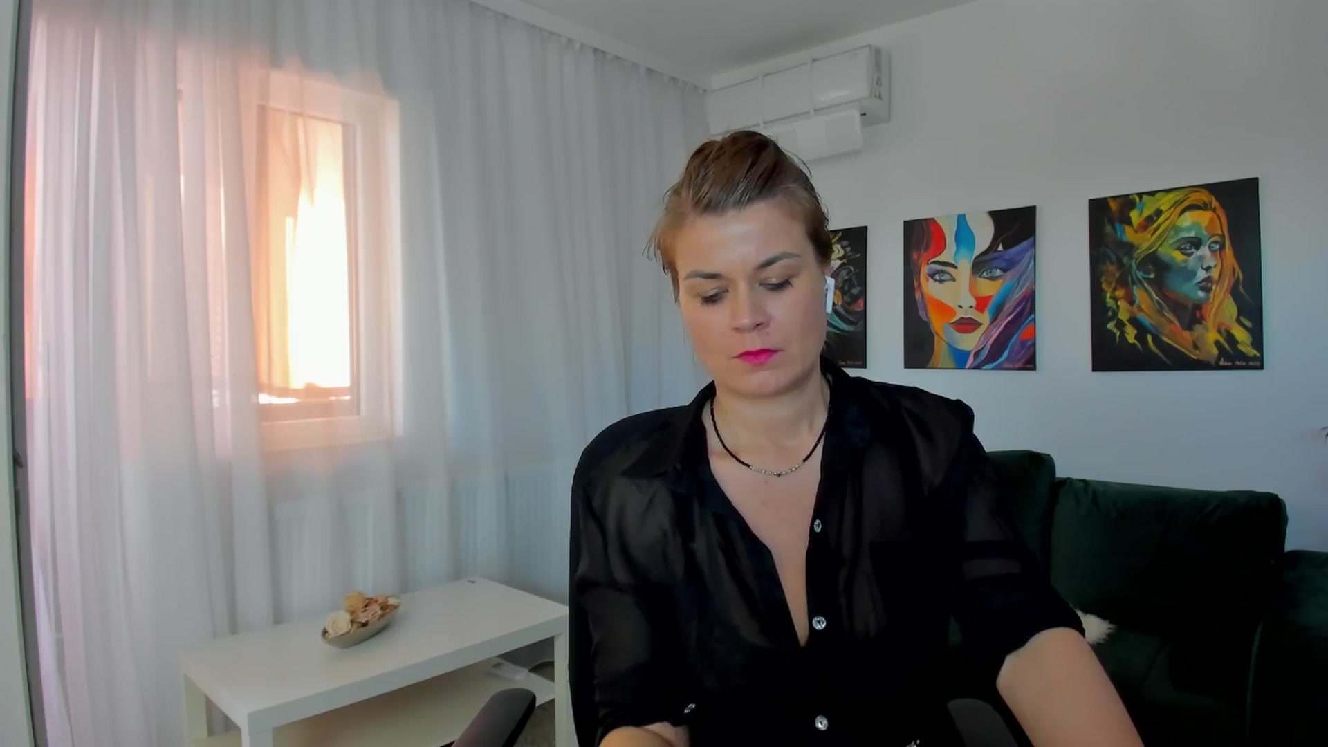 Gallery image thumbnail from SuaveGia's myfreecams stream on, 05/07/2025, 09:15 image 6 of 20