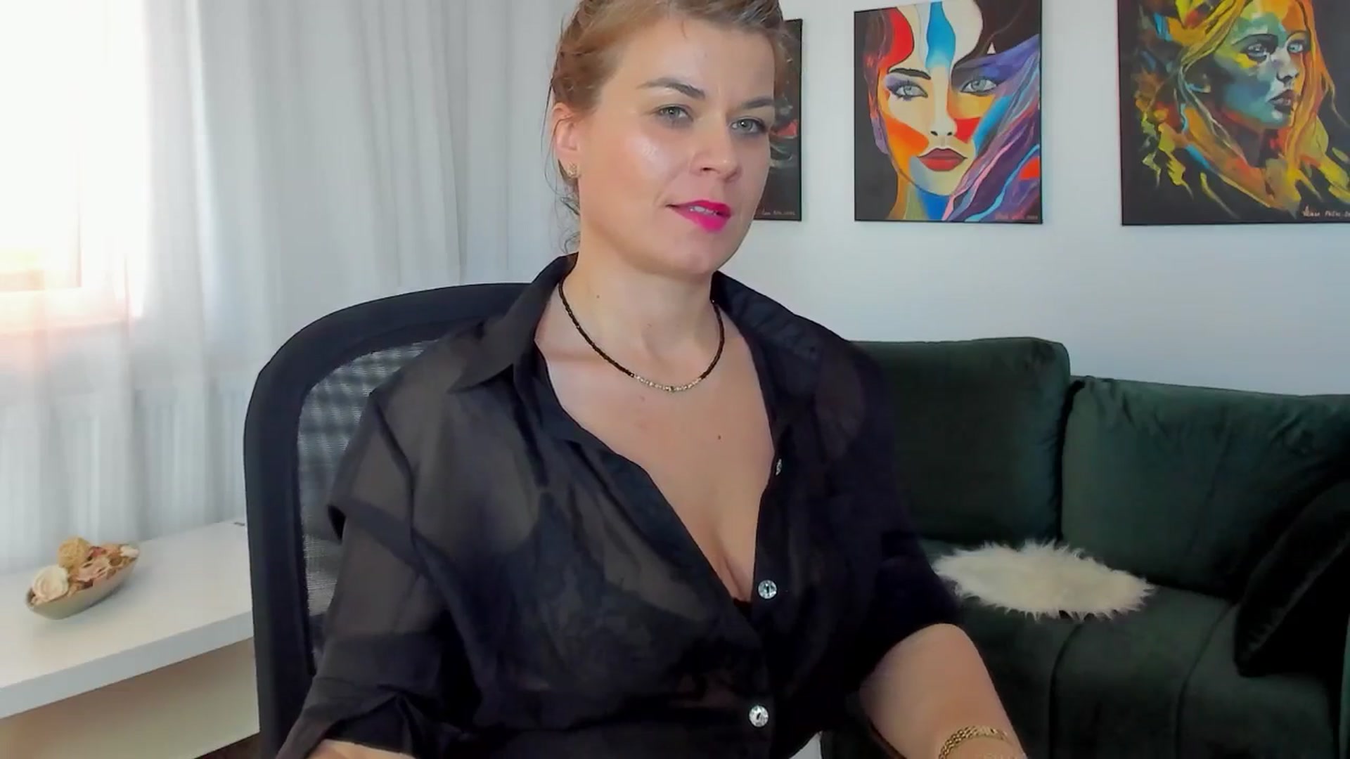 Gallery image thumbnail from SuaveGia's myfreecams stream on, 05/07/2025, 09:15 image 3 of 20