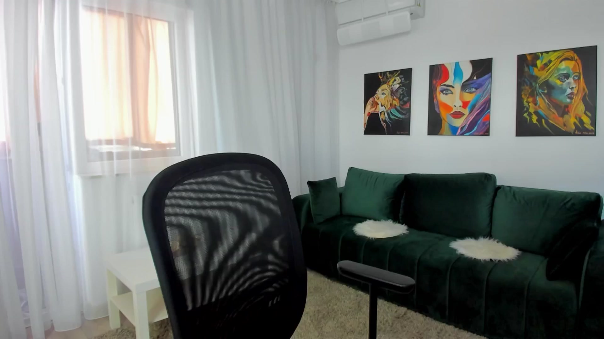 Gallery image thumbnail from SuaveGia's myfreecams stream on, 05/07/2025, 12:43 image 3 of 20