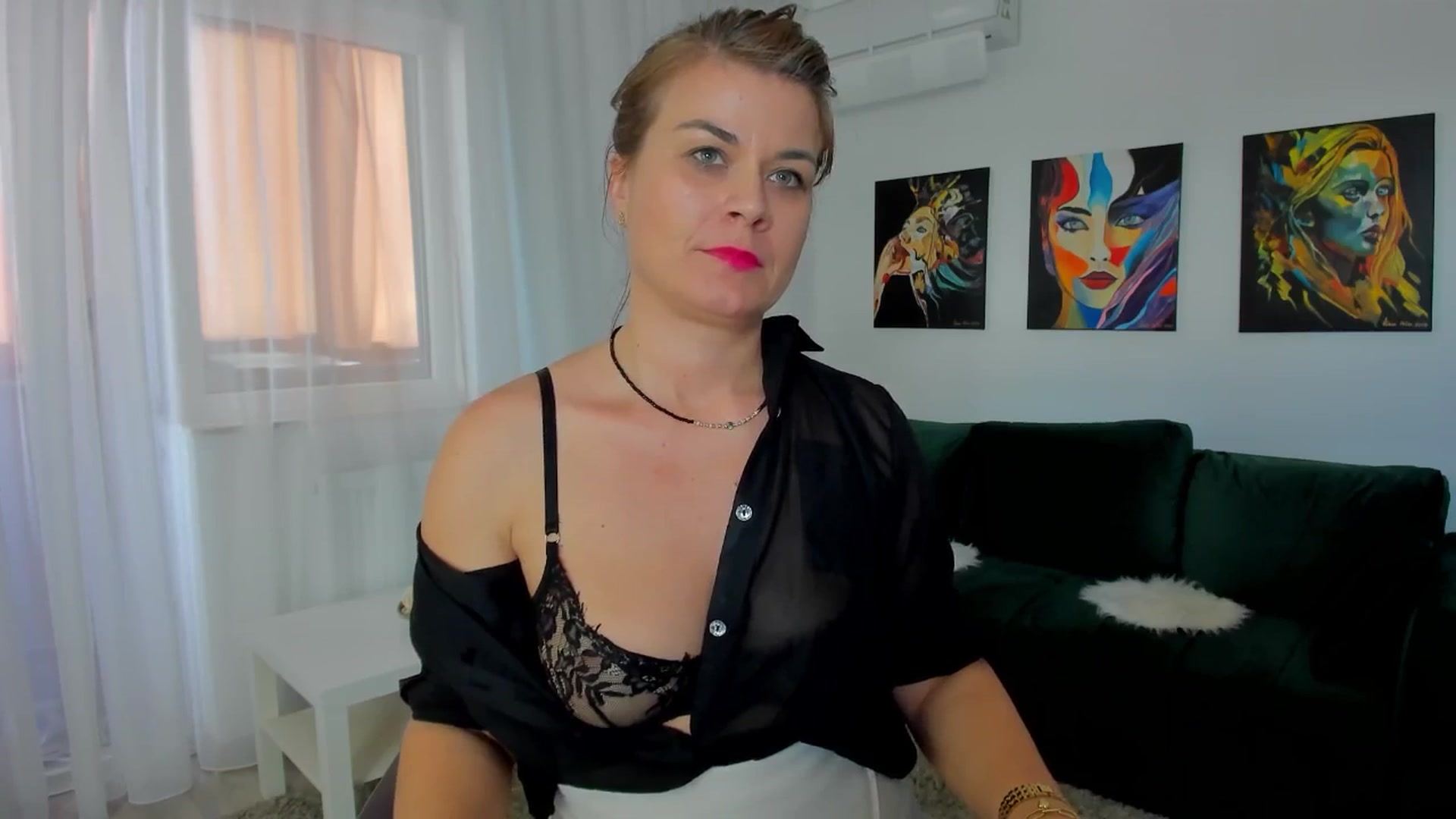 Gallery image thumbnail from SuaveGia's myfreecams stream on, 05/07/2025, 12:43 image 5 of 20