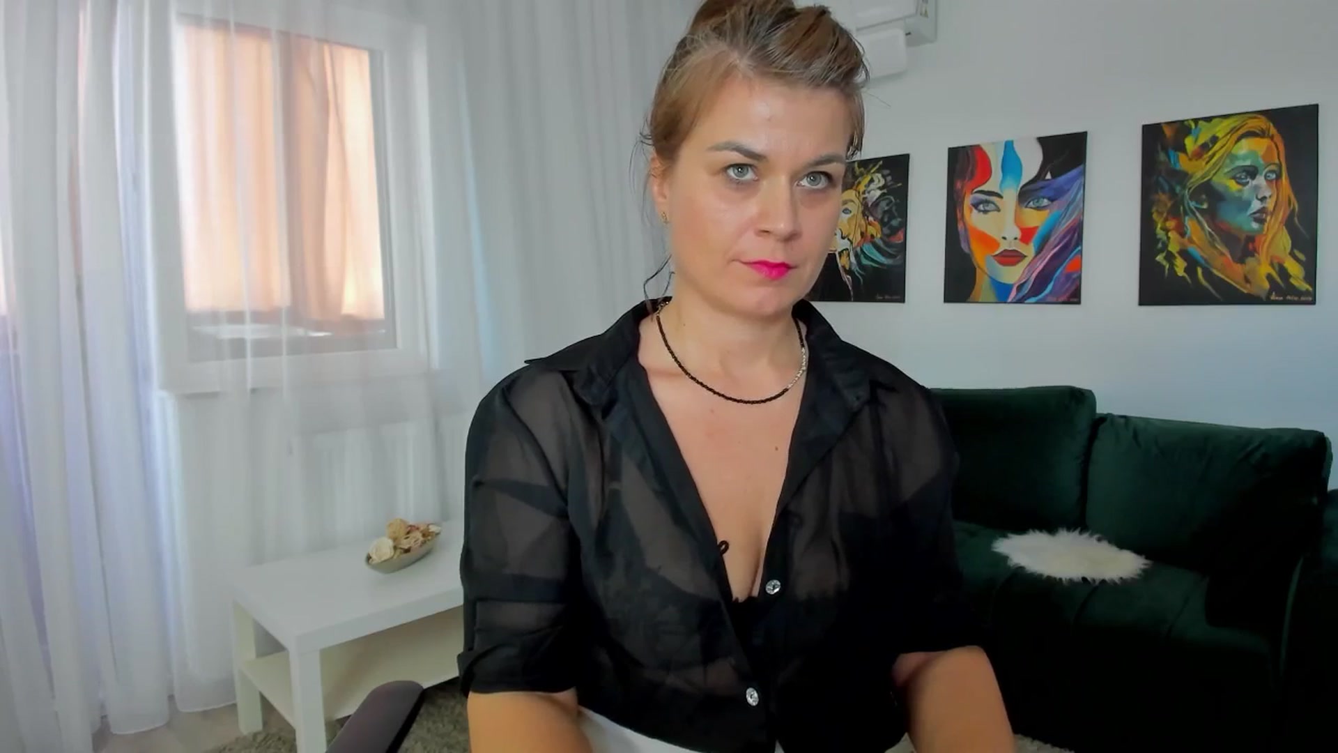 Gallery image thumbnail from SuaveGia's myfreecams stream on, 05/07/2025, 12:43 image 4 of 20