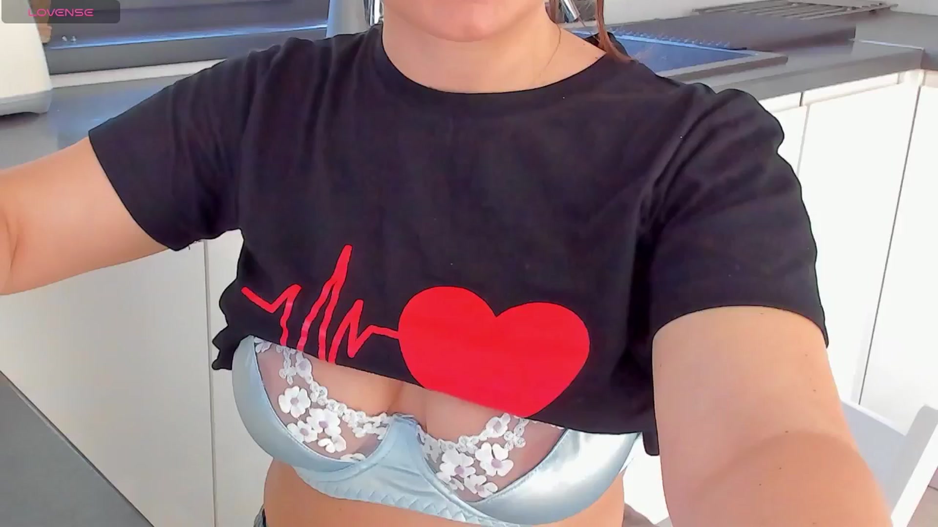 Gallery image thumbnail from SuaveGia's myfreecams stream on, 05/14/2025, 07:27 image 11 of 20
