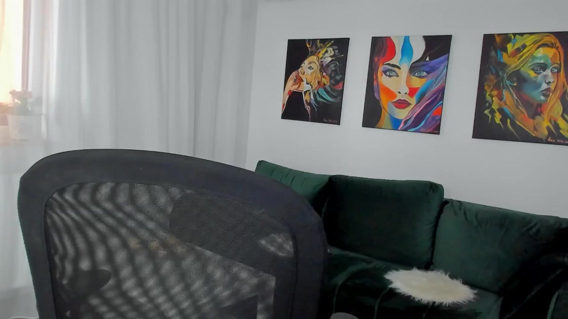 Gallery image thumbnail from SuaveGia's myfreecams stream on, 05/16/2025, 11:39 image 7 of 20