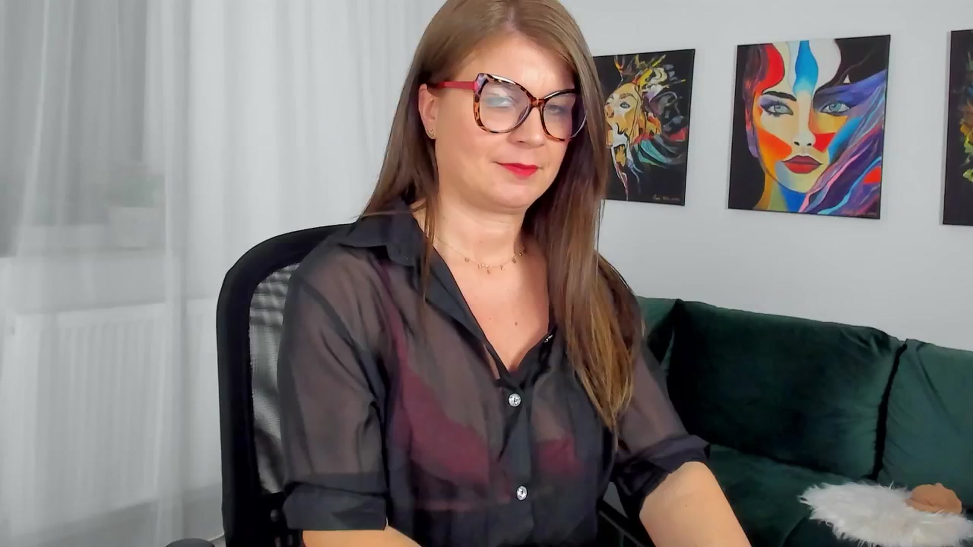 Gallery image thumbnail from SuaveGia's myfreecams stream on, 05/24/2025, 16:36 image 19 of 20