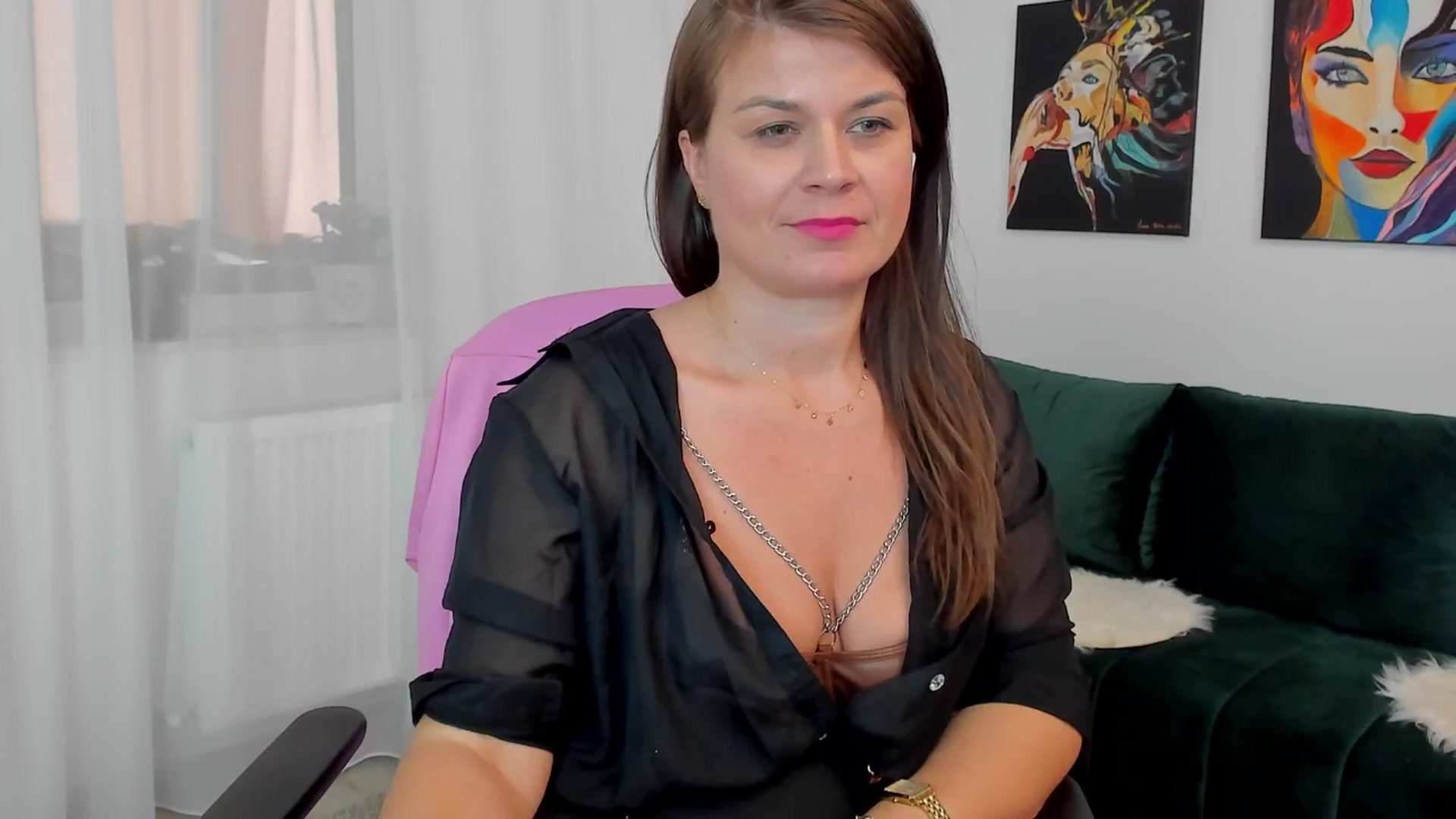 Gallery image thumbnail from SuaveGia's myfreecams stream on, 05/26/2025, 09:06 image 17 of 20