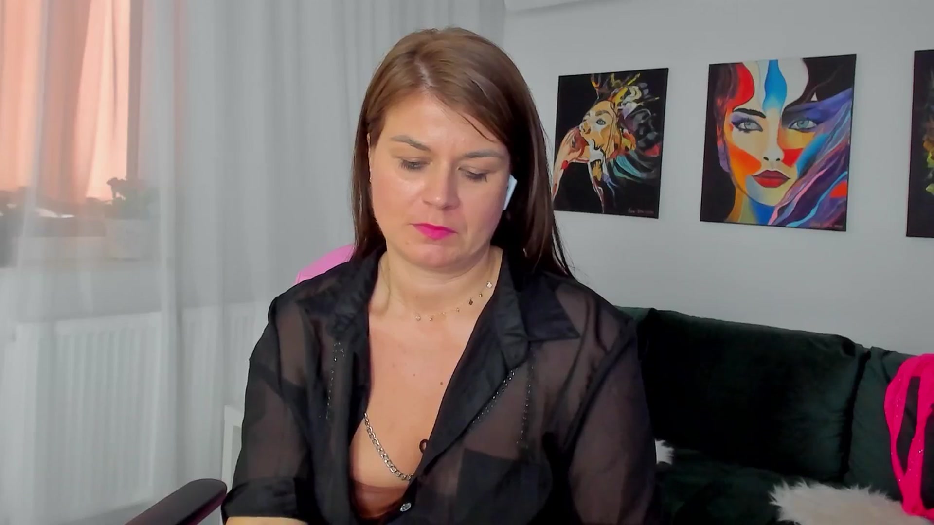 Gallery image thumbnail from SuaveGia's myfreecams stream on, 05/26/2025, 09:06 image 11 of 20