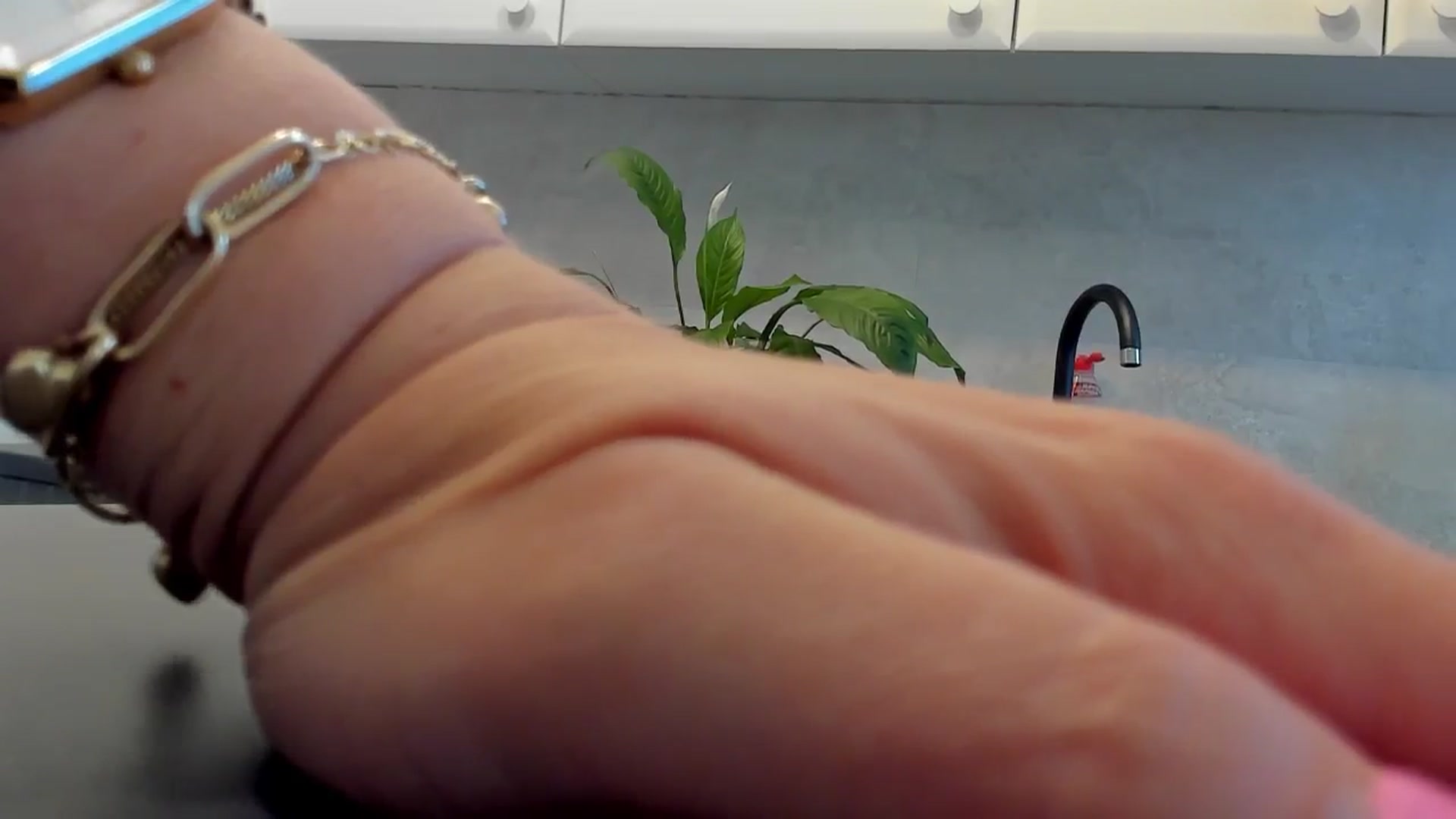 Gallery image thumbnail from SuaveGia's myfreecams stream on, 05/26/2025, 09:06 image 15 of 20