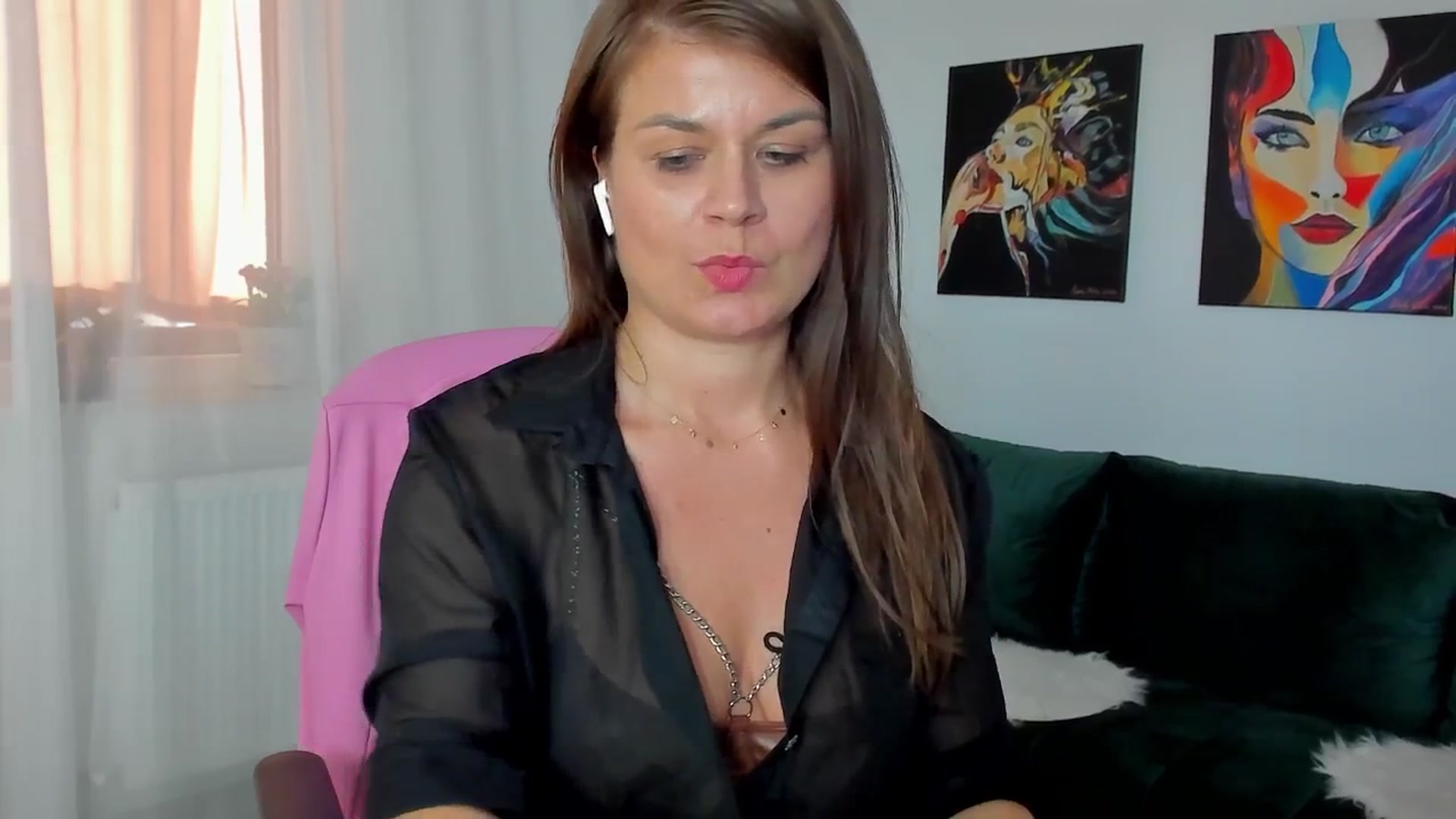Gallery image thumbnail from SuaveGia's myfreecams stream on, 05/26/2025, 12:27 image 6 of 20