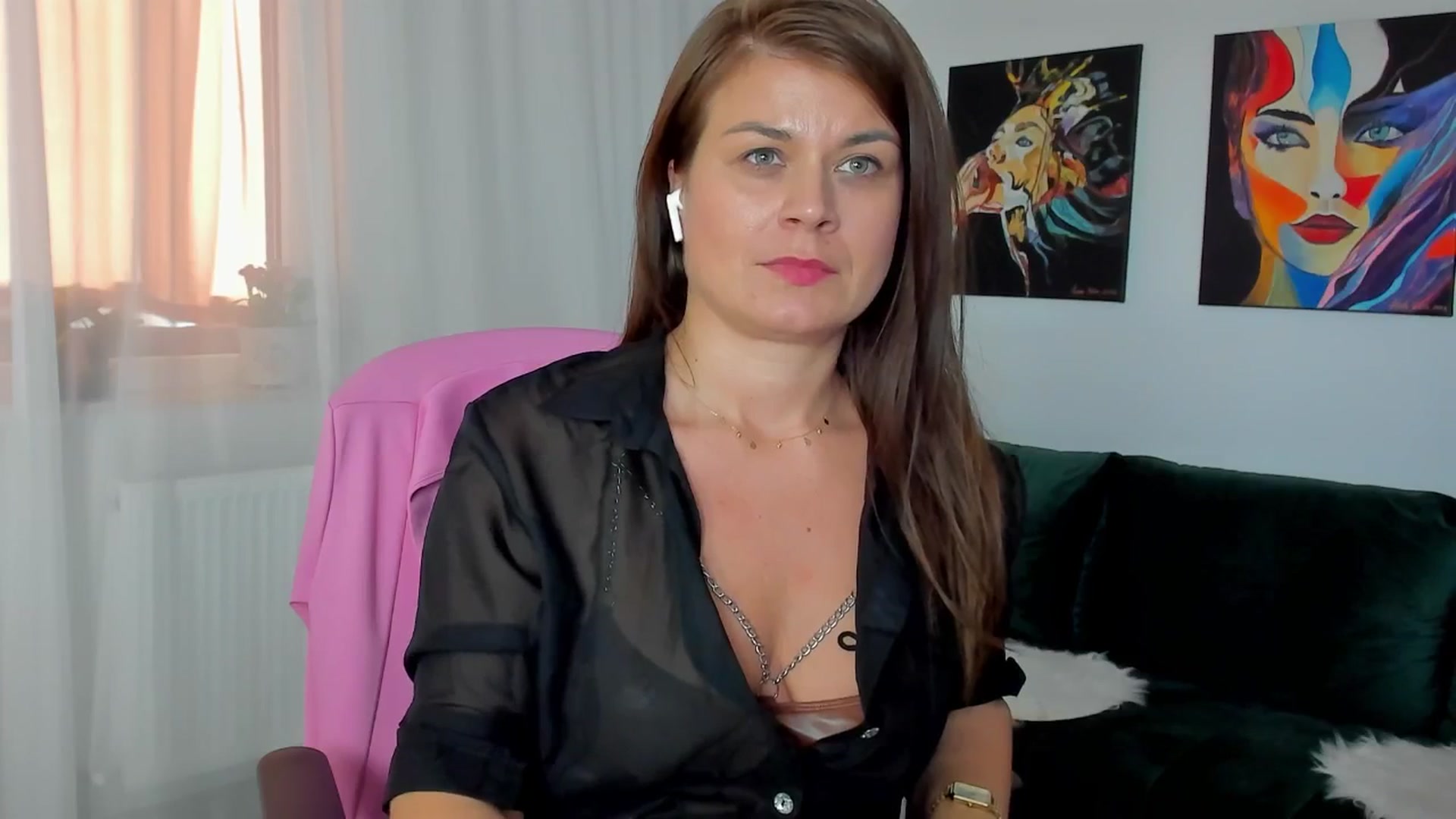 Gallery image thumbnail from SuaveGia's myfreecams stream on, 05/26/2025, 12:27 image 7 of 20