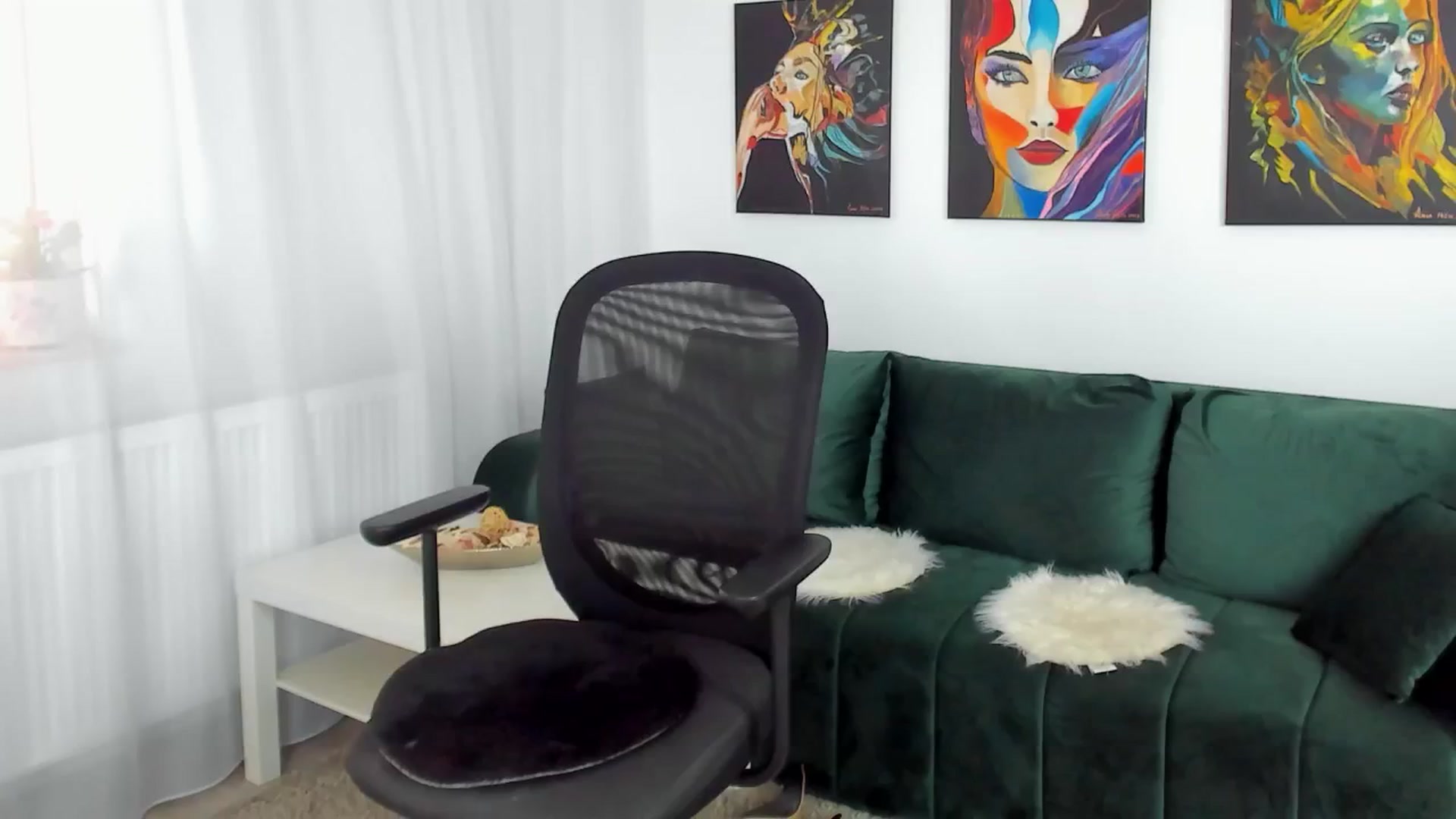 Gallery image thumbnail from SuaveGia's myfreecams stream on, 06/11/2025, 11:01 image 13 of 20