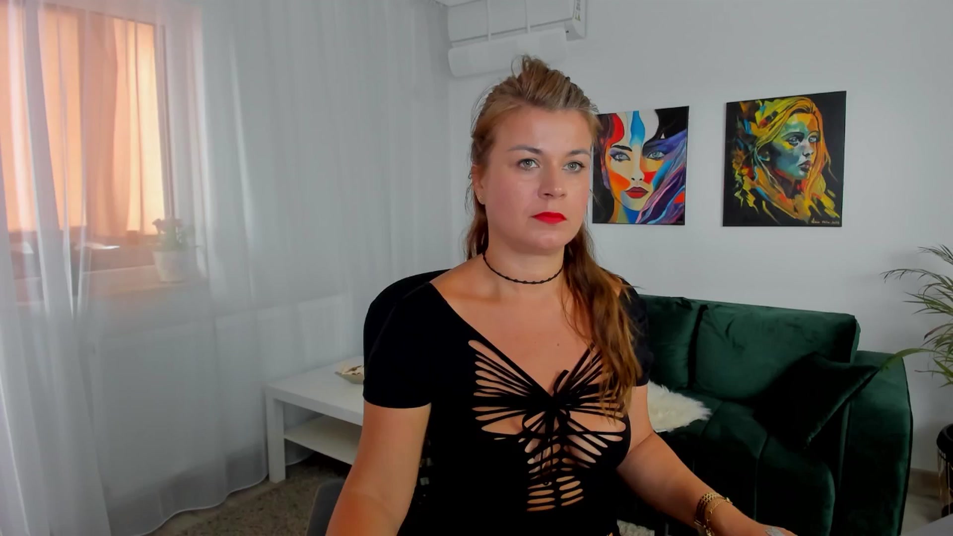 Gallery image thumbnail from SuaveGia's myfreecams stream on, 06/12/2025, 07:58 image 1 of 20