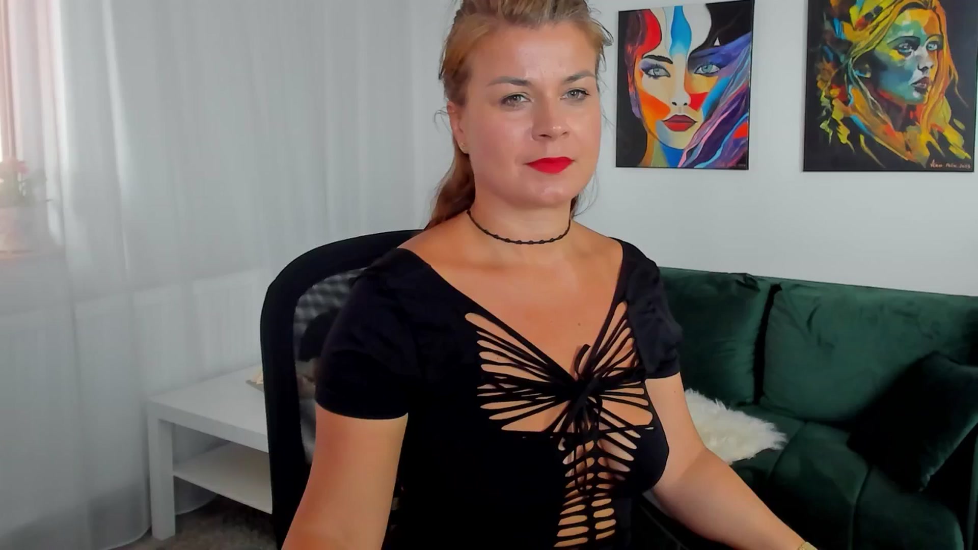Gallery image thumbnail from SuaveGia's myfreecams stream on, 06/12/2025, 07:58 image 5 of 20