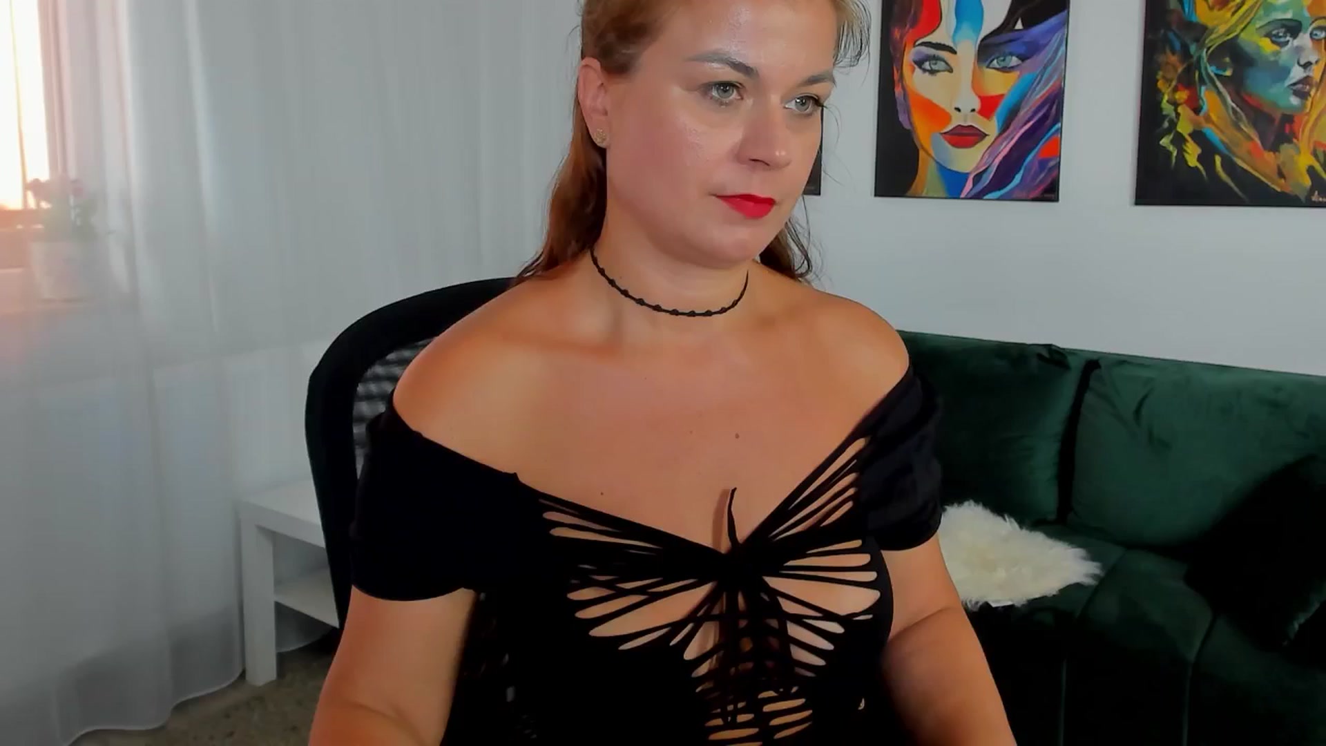 Gallery image thumbnail from SuaveGia's myfreecams stream on, 06/12/2025, 10:23 image 4 of 20