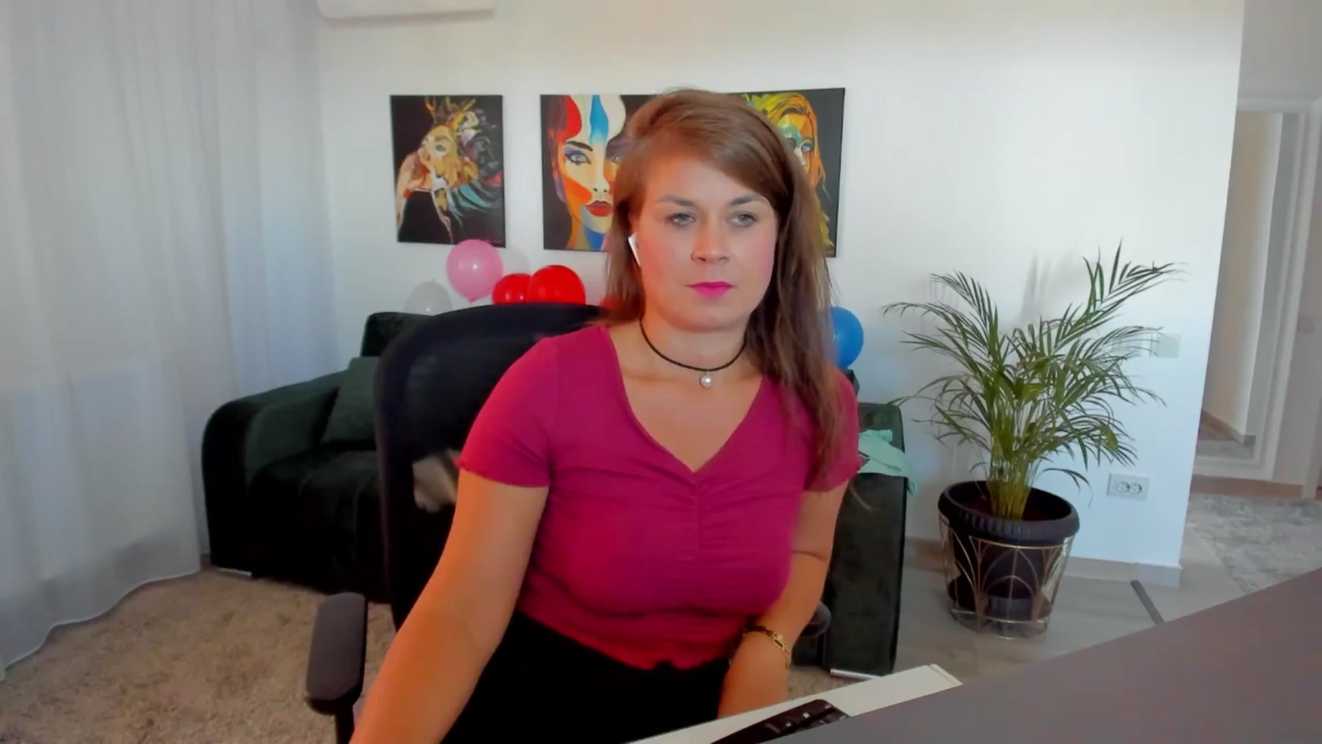 Gallery image thumbnail from SuaveGia's myfreecams stream on, 07/10/2025, 08:13 image 13 of 20
