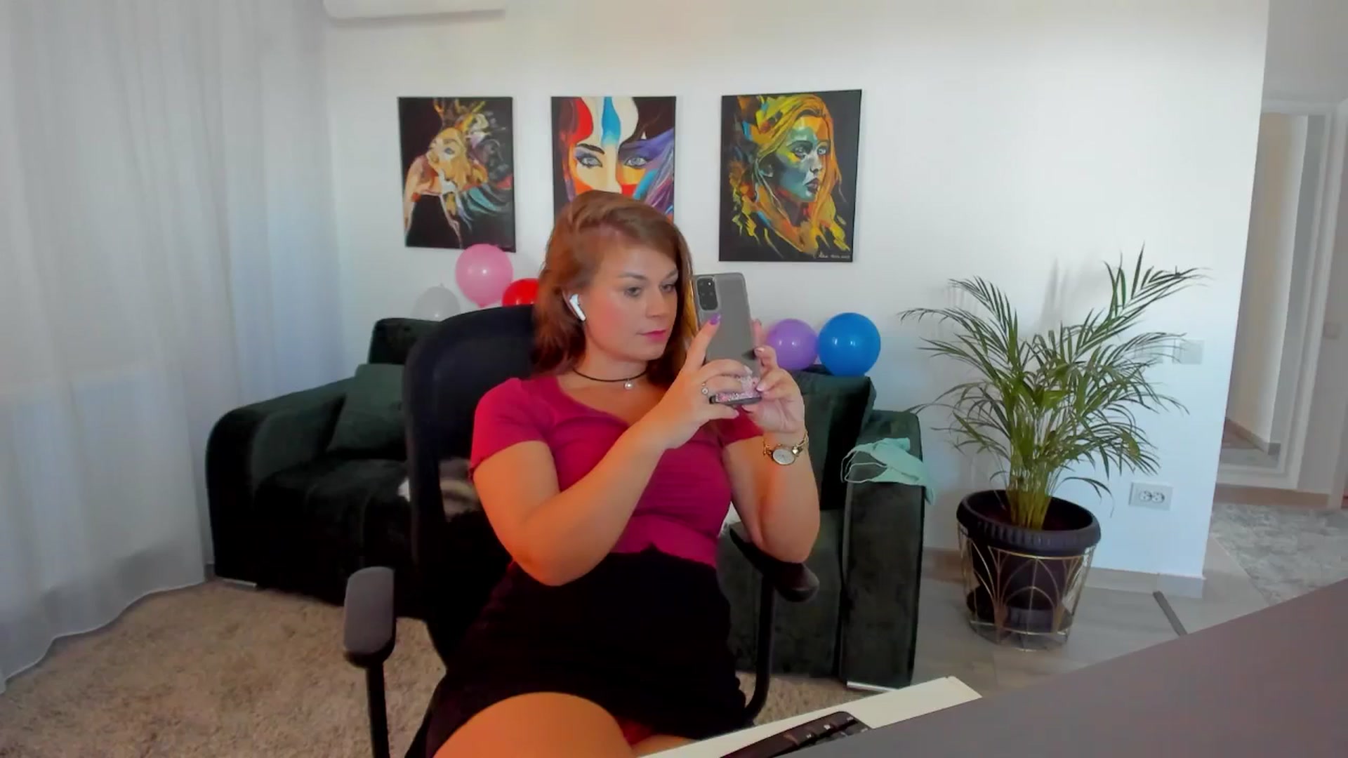 Gallery image thumbnail from SuaveGia's myfreecams stream on, 07/10/2025, 08:13 image 12 of 20