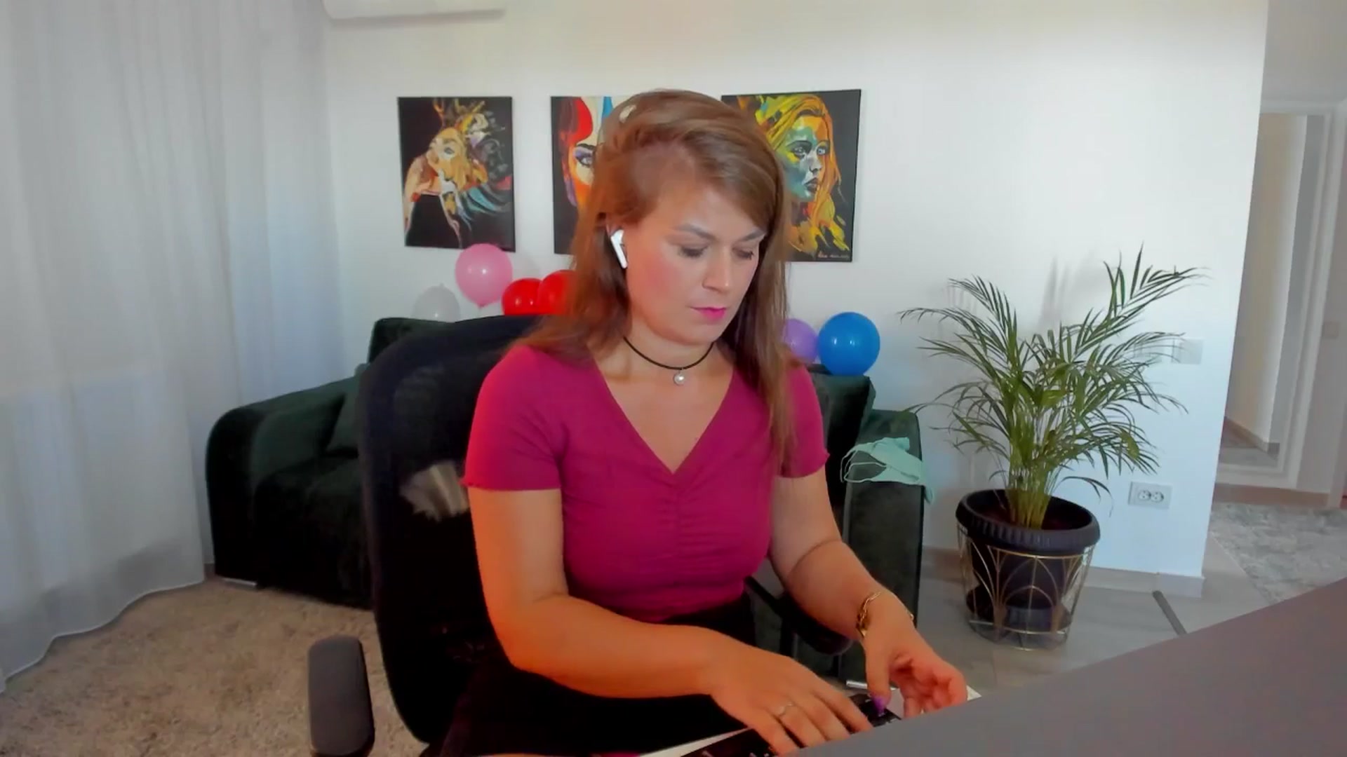 Gallery image thumbnail from SuaveGia's myfreecams stream on, 07/10/2025, 08:13 image 18 of 20