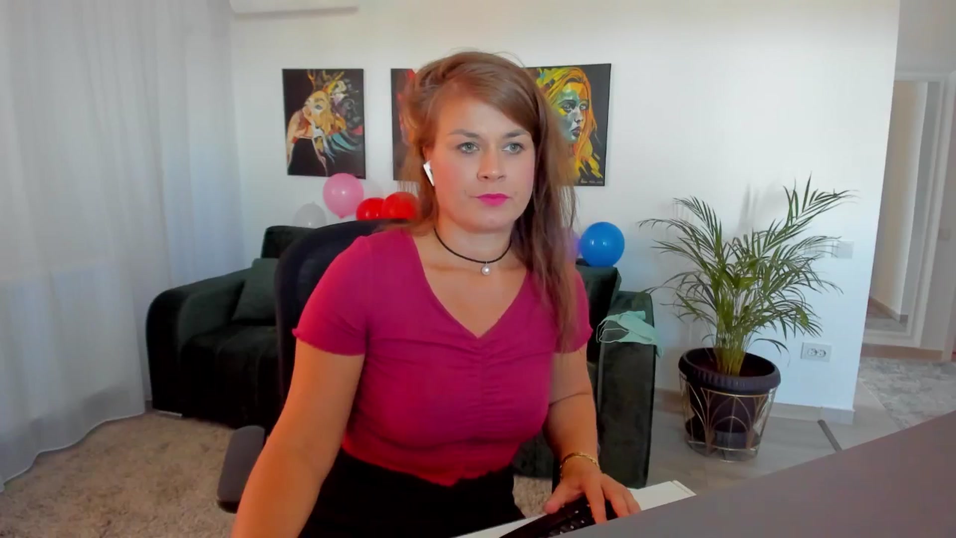 Gallery image thumbnail from SuaveGia's myfreecams stream on, 07/10/2025, 08:13 image 14 of 20