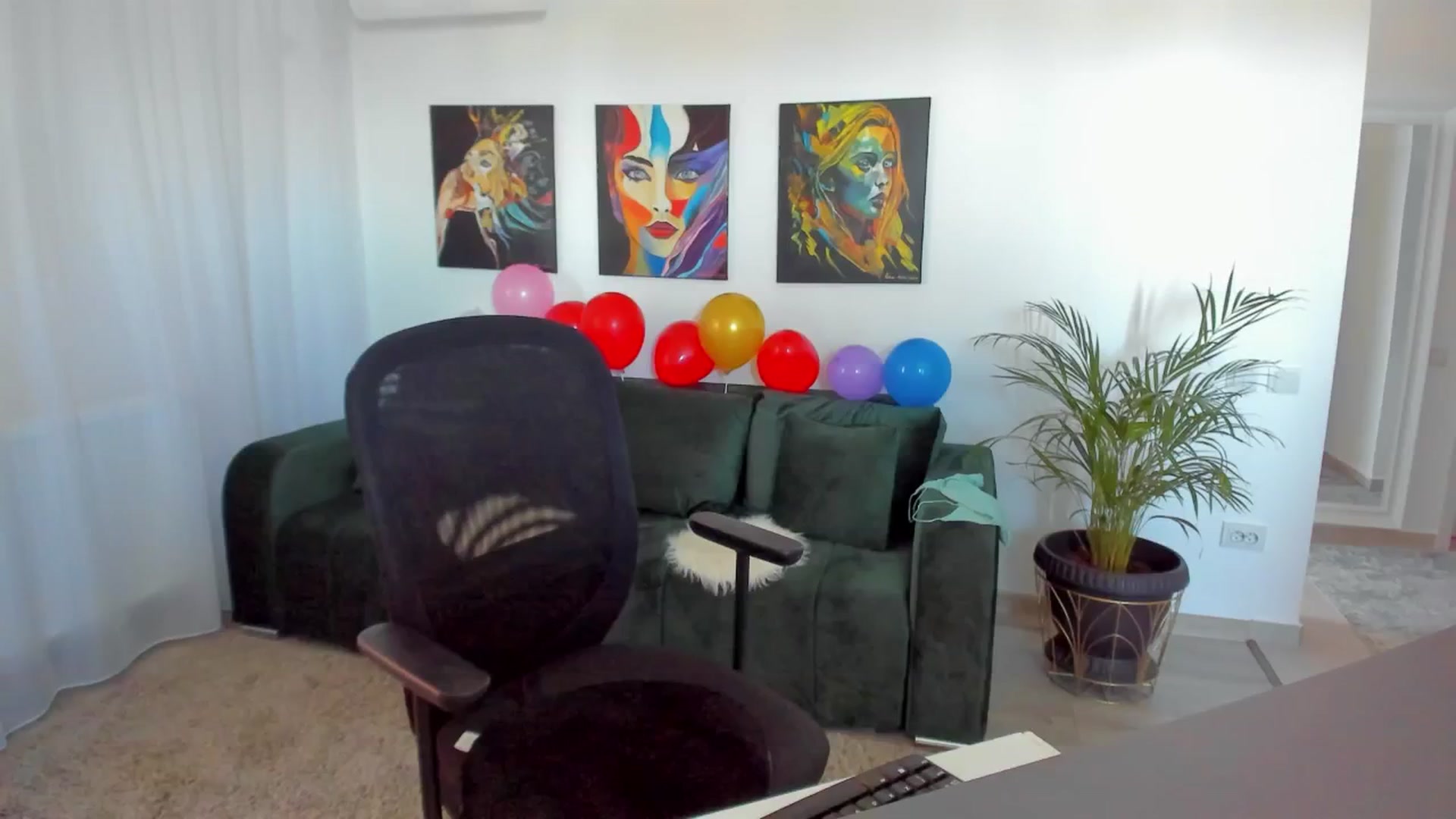 Gallery image thumbnail from SuaveGia's myfreecams stream on, 07/10/2025, 09:30 image 11 of 20
