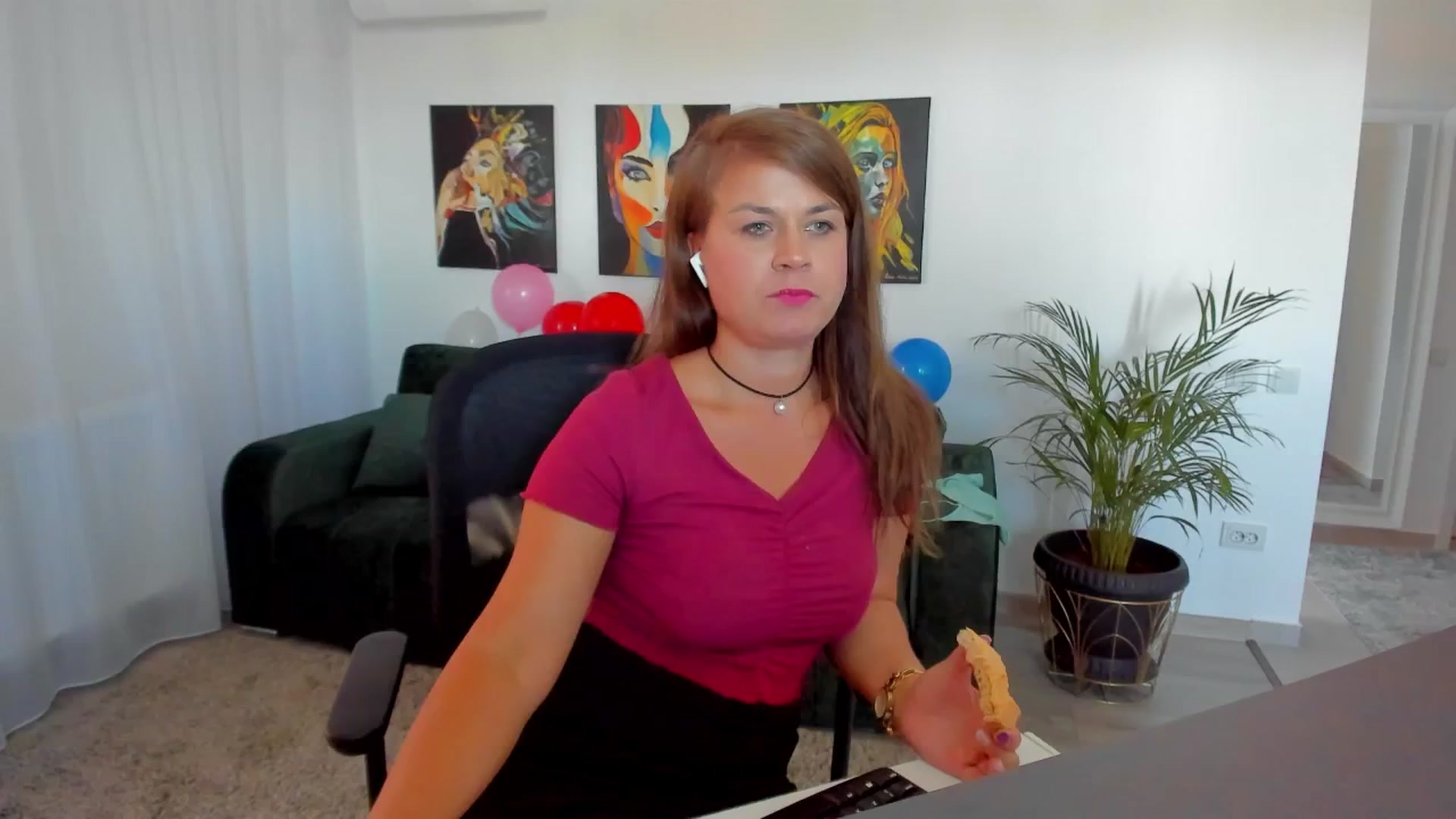 Gallery image thumbnail from SuaveGia's myfreecams stream on, 07/10/2025, 09:30 image 12 of 20