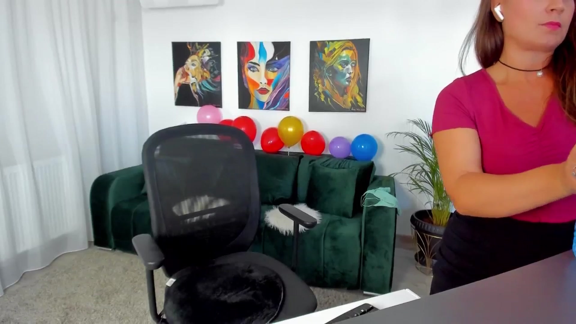 Gallery image thumbnail from SuaveGia's myfreecams stream on, 07/10/2025, 12:34 image 5 of 20