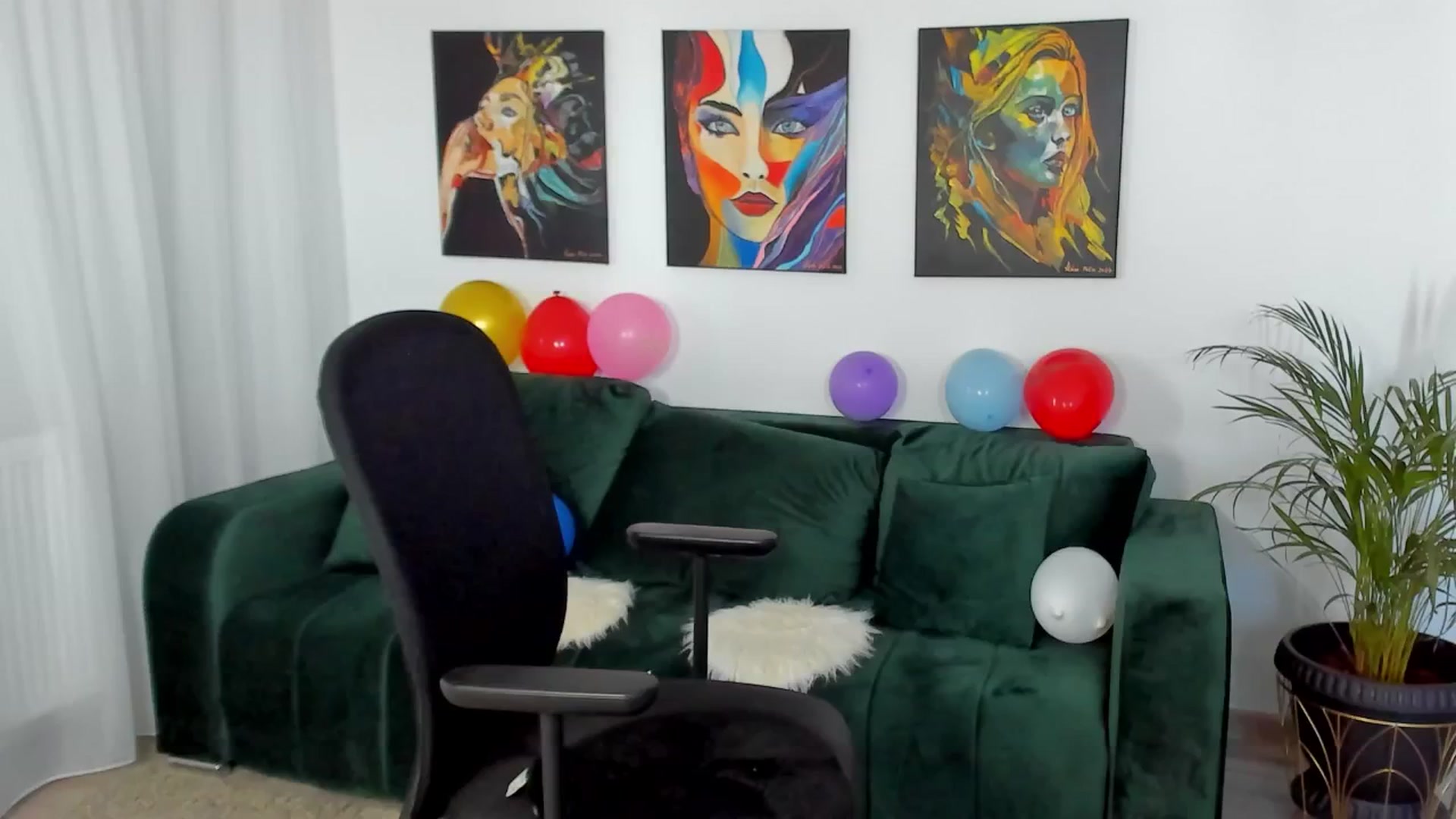 Gallery image thumbnail from SuaveGia's myfreecams stream on, 07/14/2025, 11:44 image 10 of 20