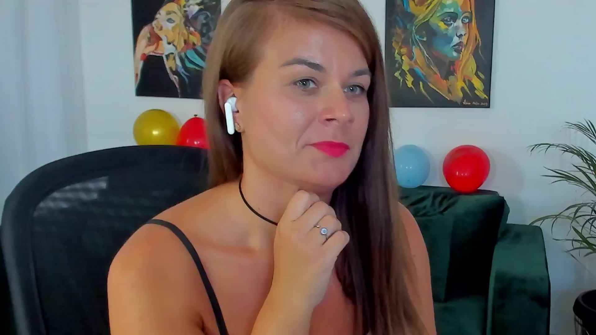 Gallery image thumbnail from SuaveGia's myfreecams stream on, 07/14/2025, 13:05 image 12 of 20