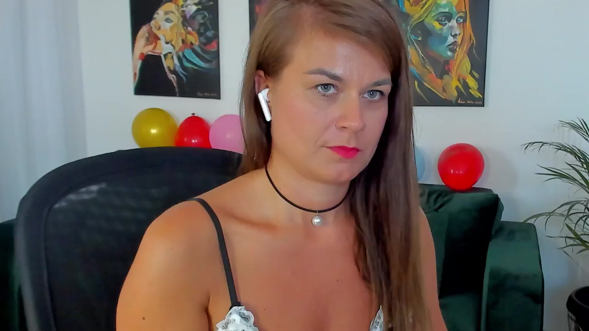 Gallery image thumbnail from SuaveGia's myfreecams stream on, 07/14/2025, 13:05 image 16 of 20