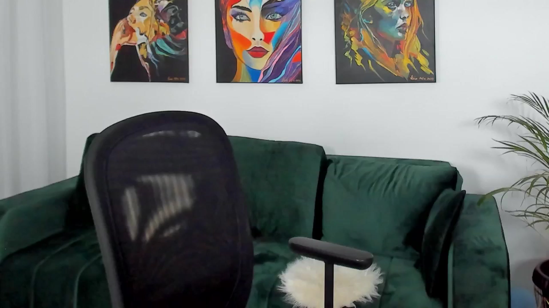 Gallery image thumbnail from SuaveGia's myfreecams stream on, 07/30/2025, 12:16 image 11 of 20