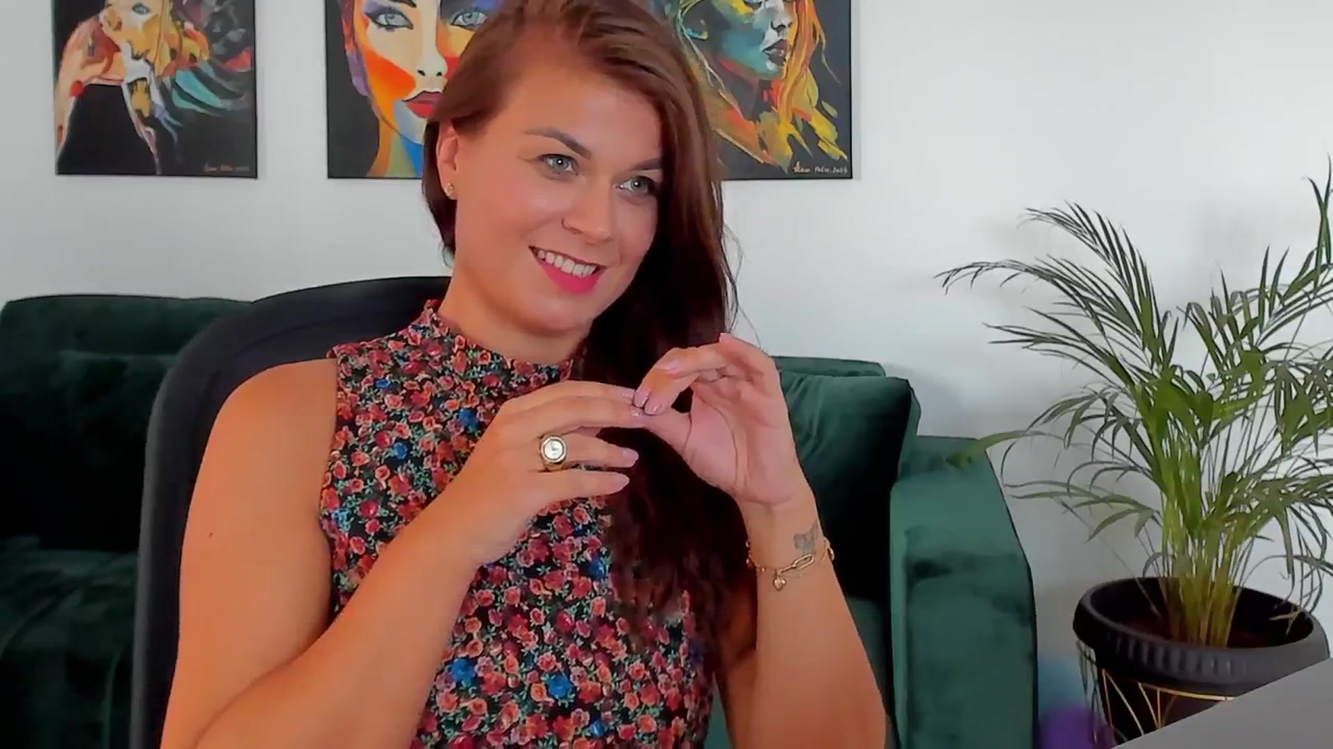 Gallery image thumbnail from SuaveGia's myfreecams stream on, 08/08/2025, 05:41 image 6 of 20