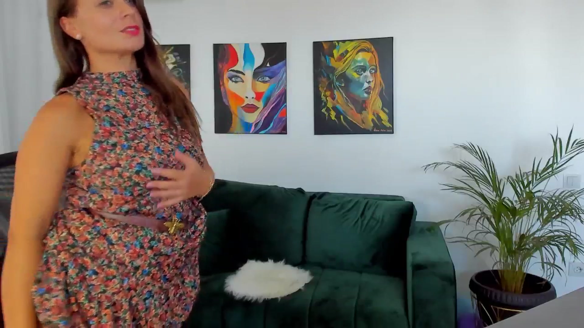 Gallery image thumbnail from SuaveGia's myfreecams stream on, 08/08/2025, 12:02 image 9 of 20