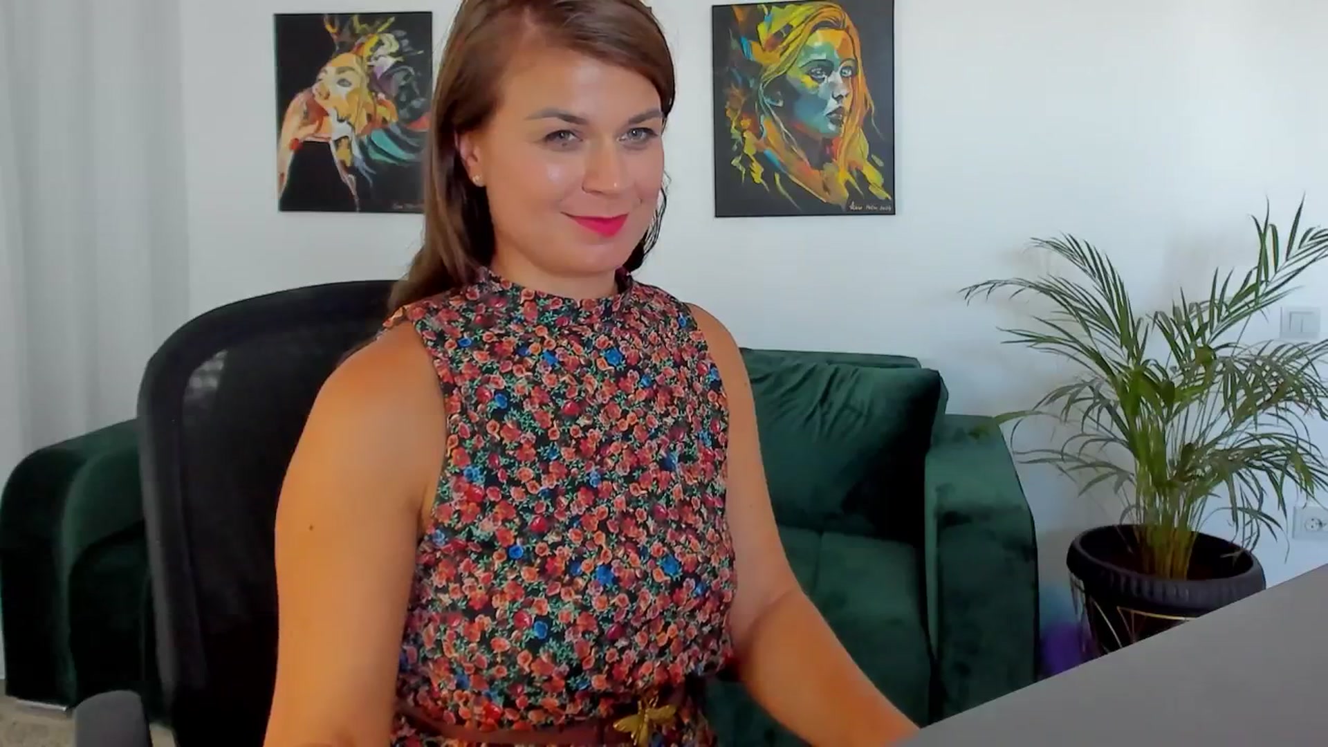 Gallery image thumbnail from SuaveGia's myfreecams stream on, 08/08/2025, 12:02 image 7 of 20