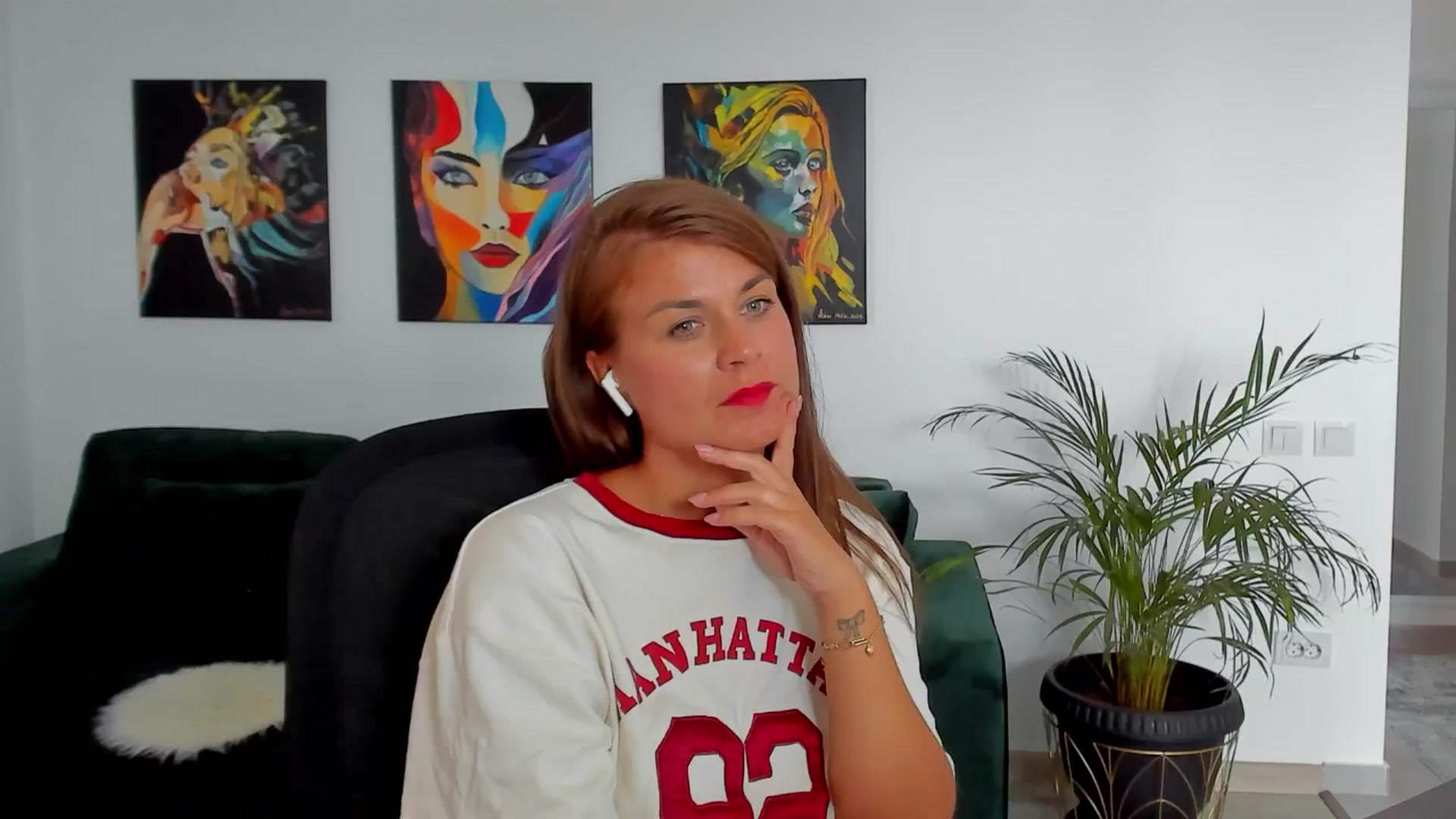Gallery image thumbnail from SuaveGia's myfreecams stream on, 08/18/2025, 11:08 image 19 of 20