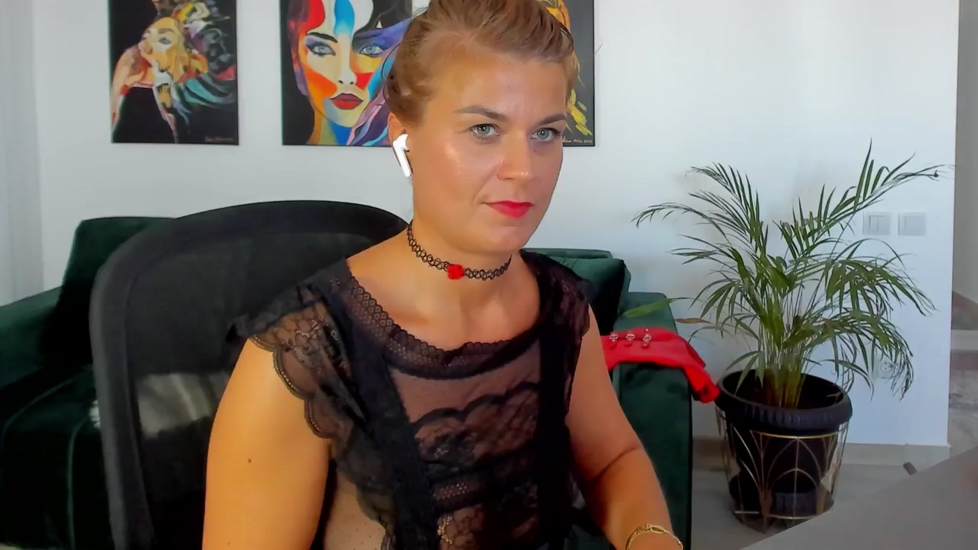 Gallery image thumbnail from SuaveGia's myfreecams stream on, 08/21/2025, 13:06 image 17 of 20