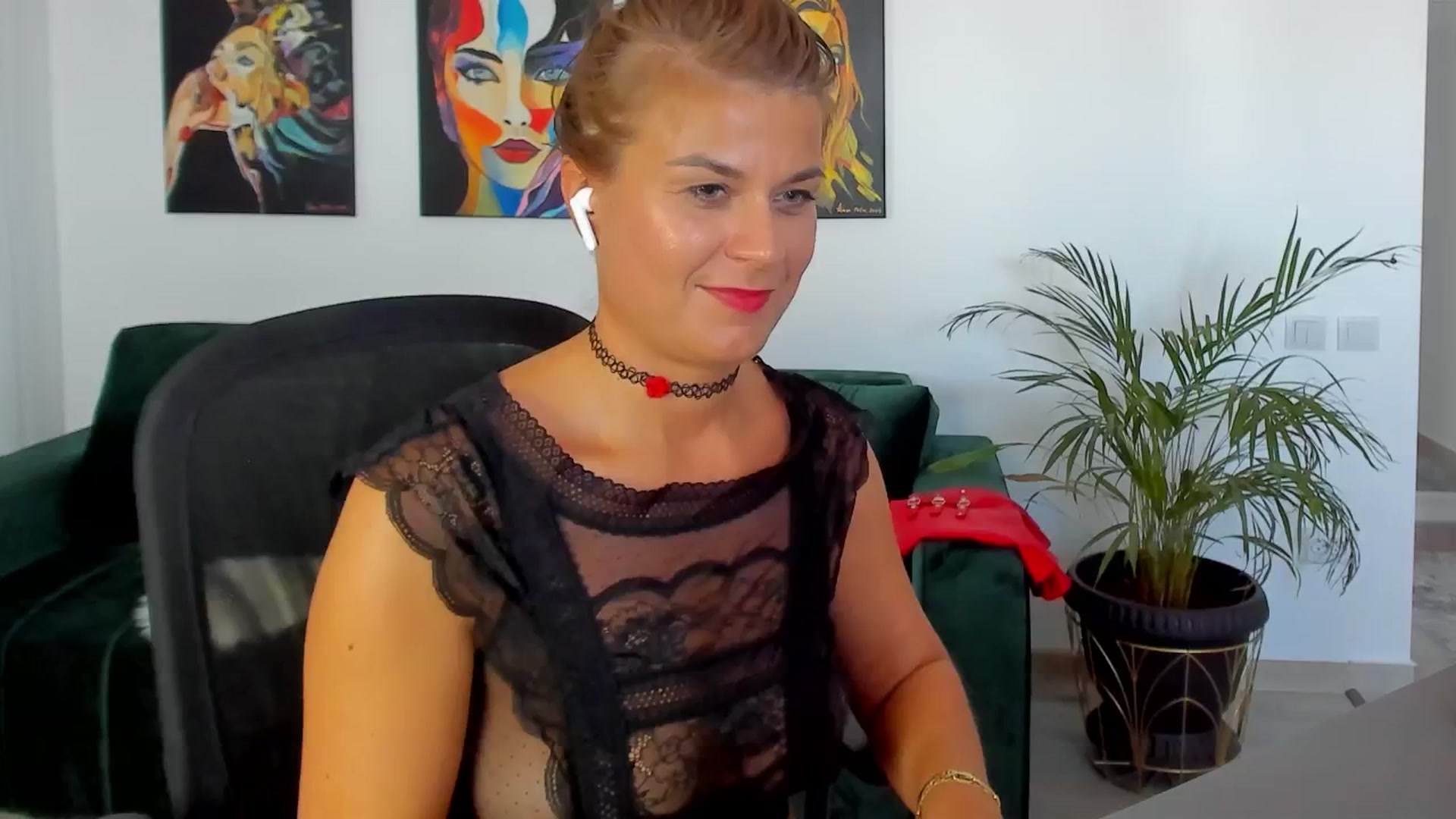 Gallery image thumbnail from SuaveGia's myfreecams stream on, 08/21/2025, 13:06 image 16 of 20