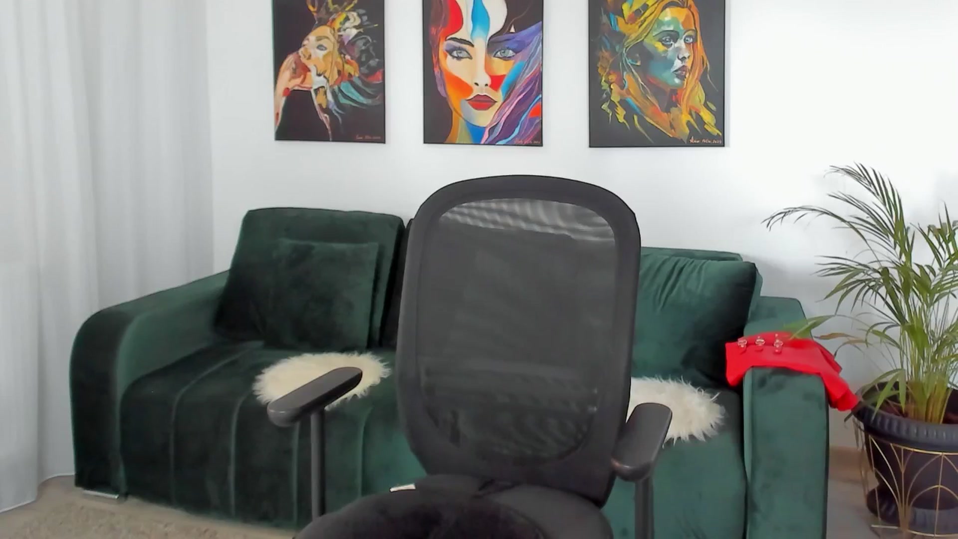 Gallery image thumbnail from SuaveGia's myfreecams stream on, 08/22/2025, 06:05 image 13 of 20