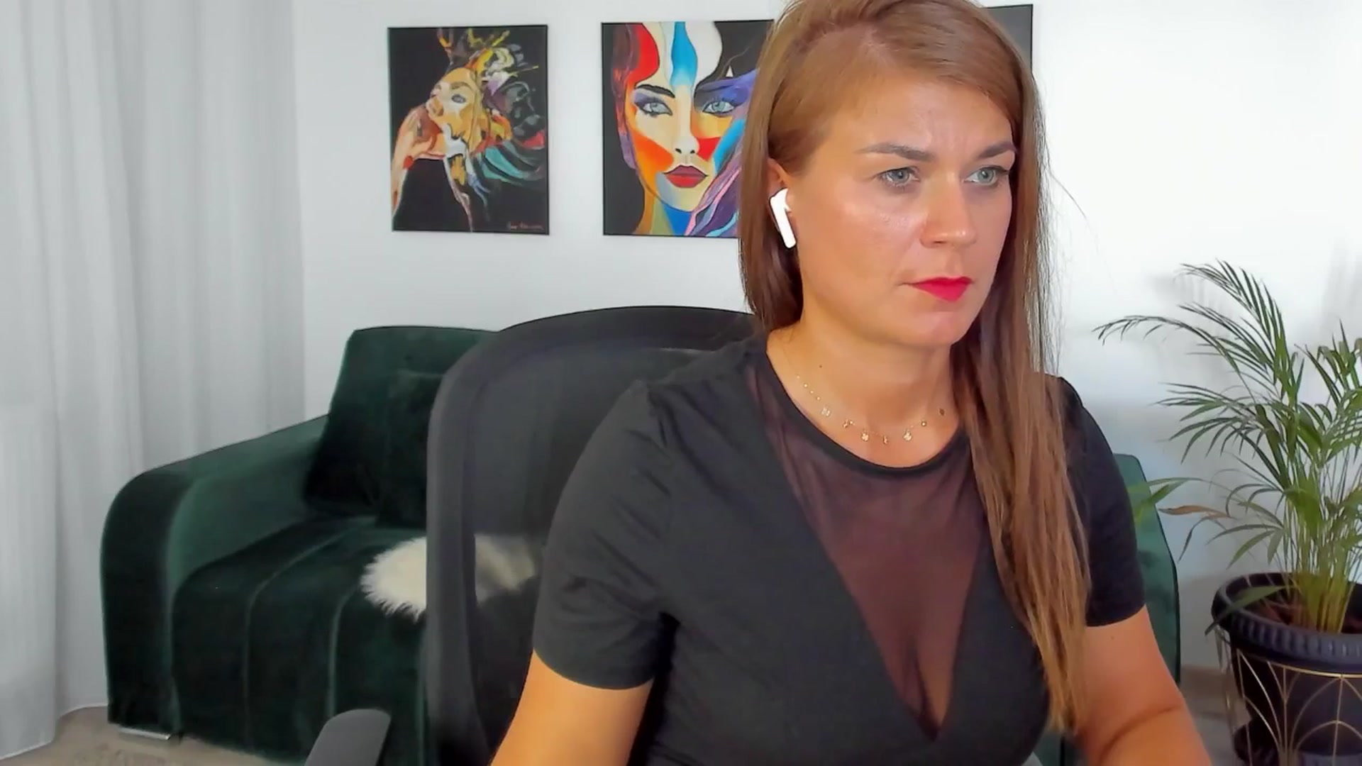 Gallery image thumbnail from SuaveGia's myfreecams stream on, 08/22/2025, 11:20 image 20 of 20
