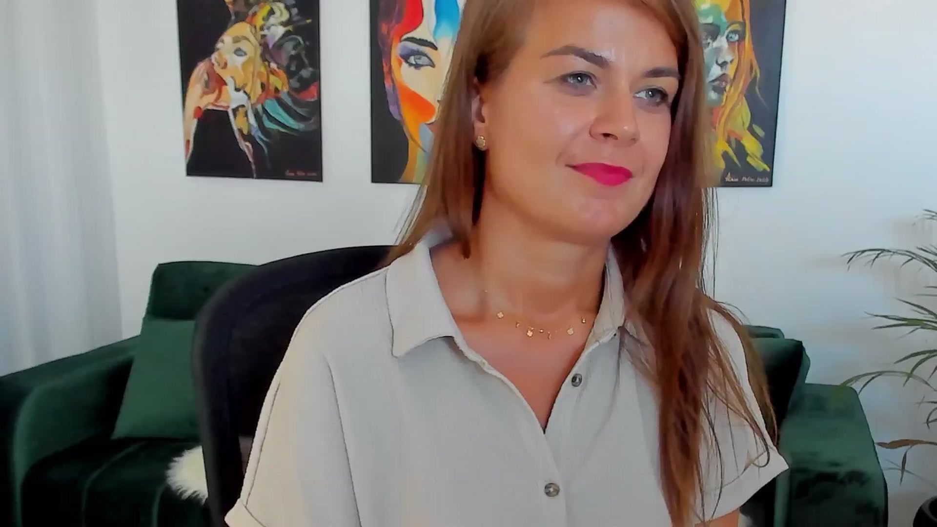 Gallery image thumbnail from SuaveGia's myfreecams stream on, 08/28/2025, 13:09 image 4 of 20