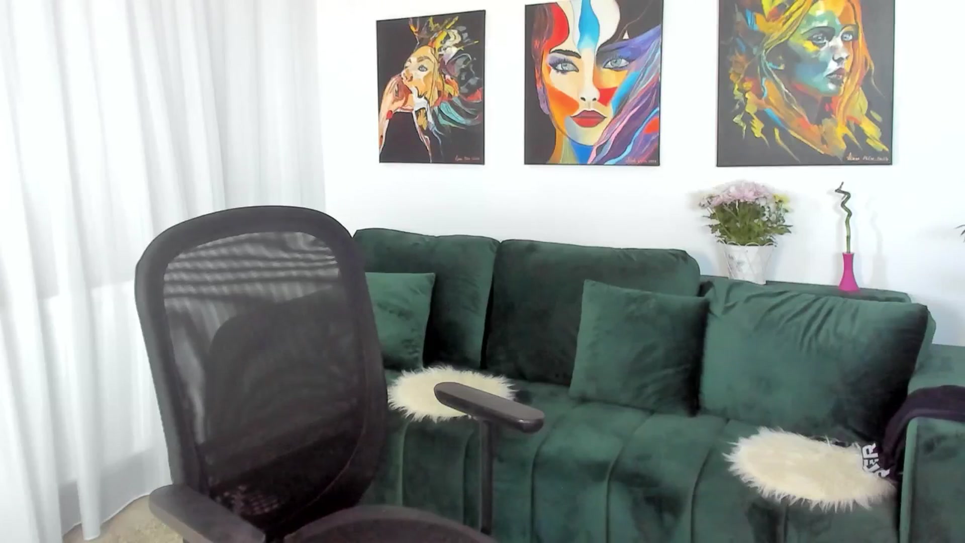 Gallery image thumbnail from SuaveGia's myfreecams stream on, 09/08/2025, 12:23 image 19 of 20