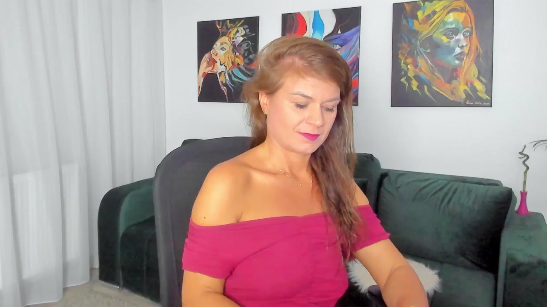 Gallery image thumbnail from SuaveGia's myfreecams stream on, 09/17/2025, 07:34 image 16 of 20