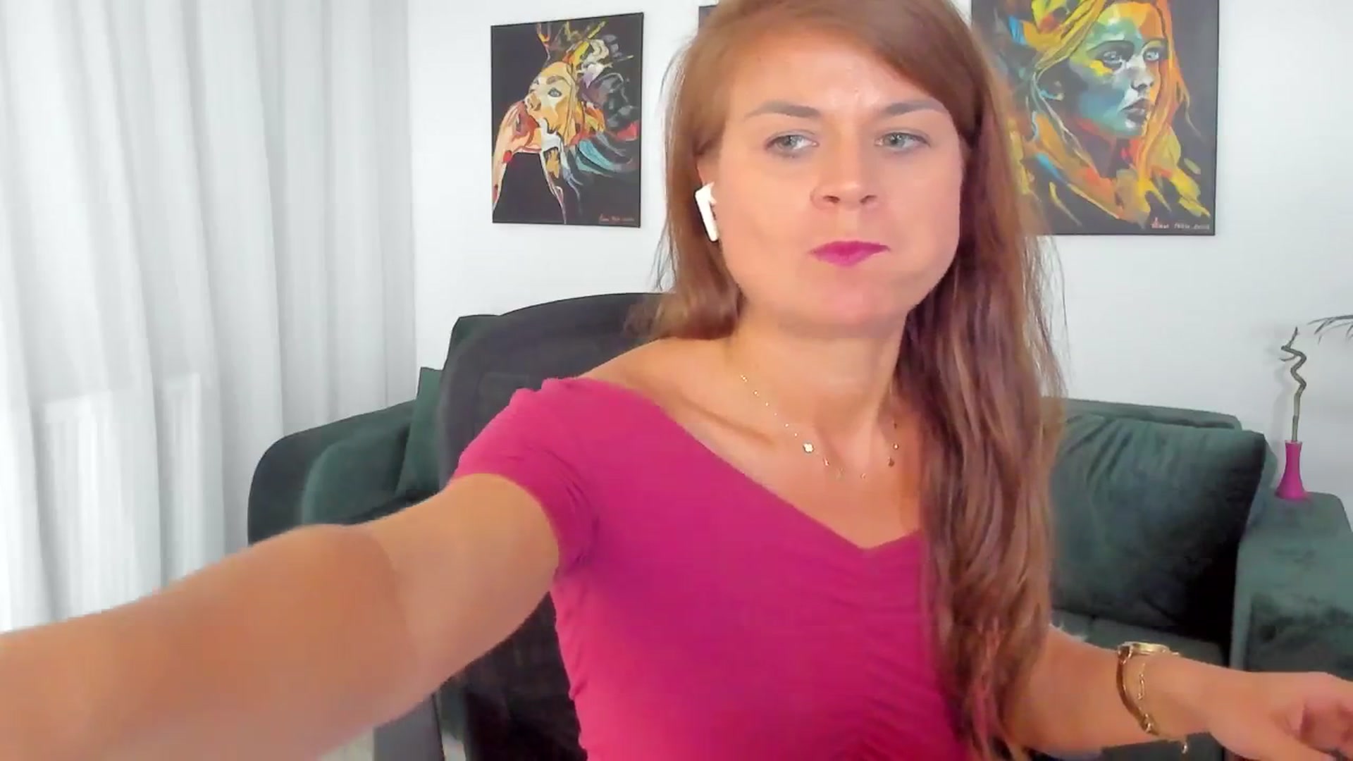 Gallery image thumbnail from SuaveGia's myfreecams stream on, 09/17/2025, 13:31 image 2 of 20